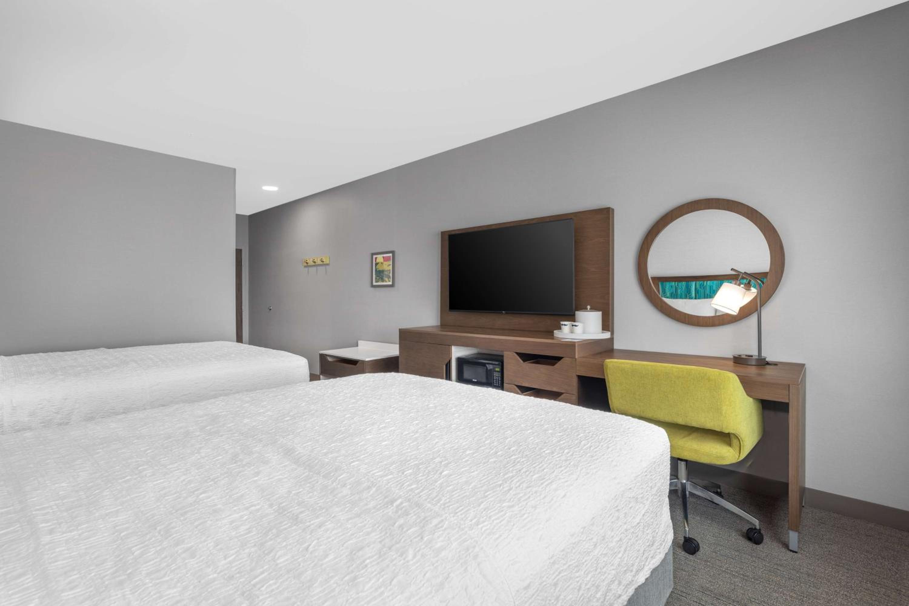 Queen Room with Two Queen Beds - Photo 1