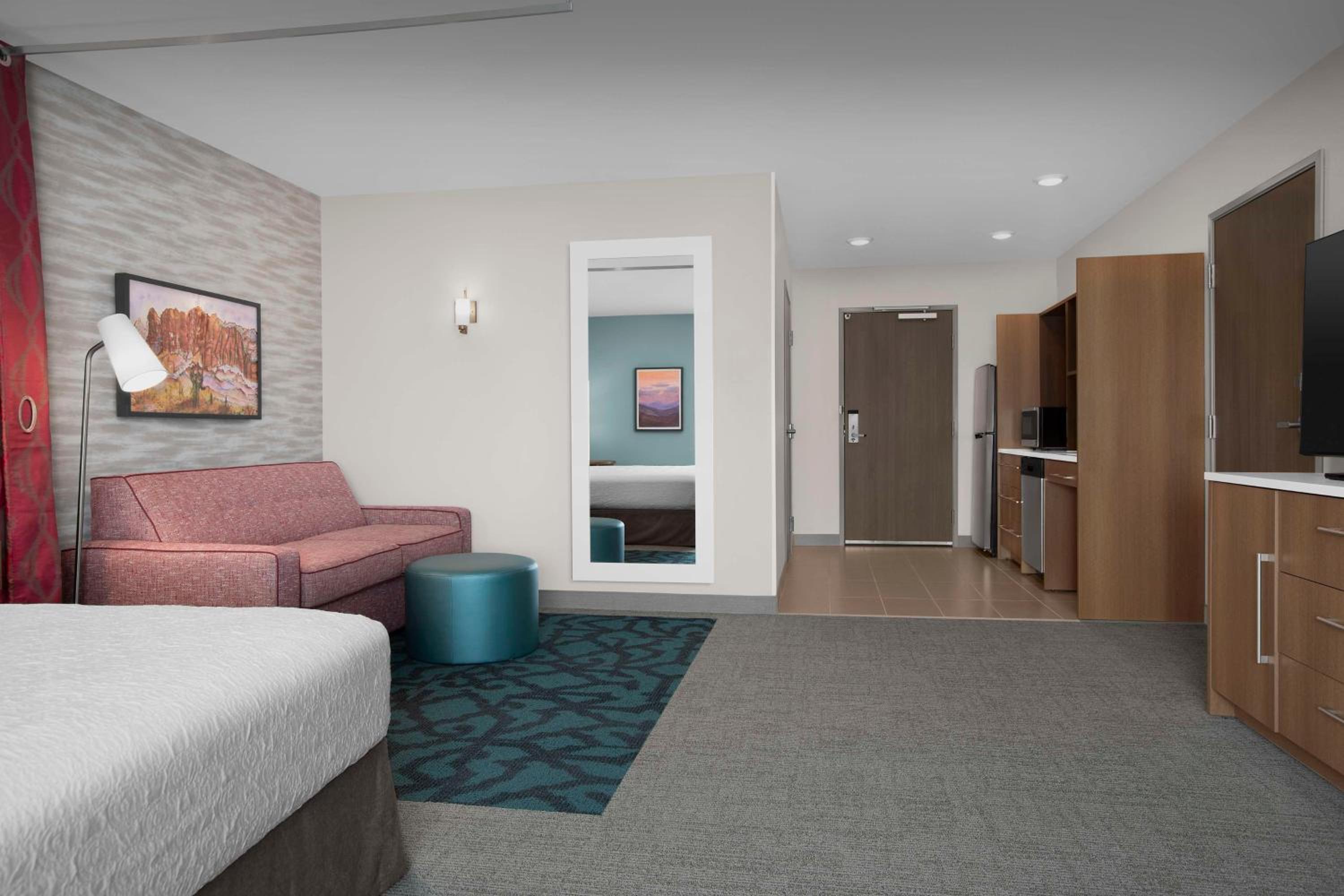 King Studio Suite with Accessible Tub - Mobility Access - Photo 2
