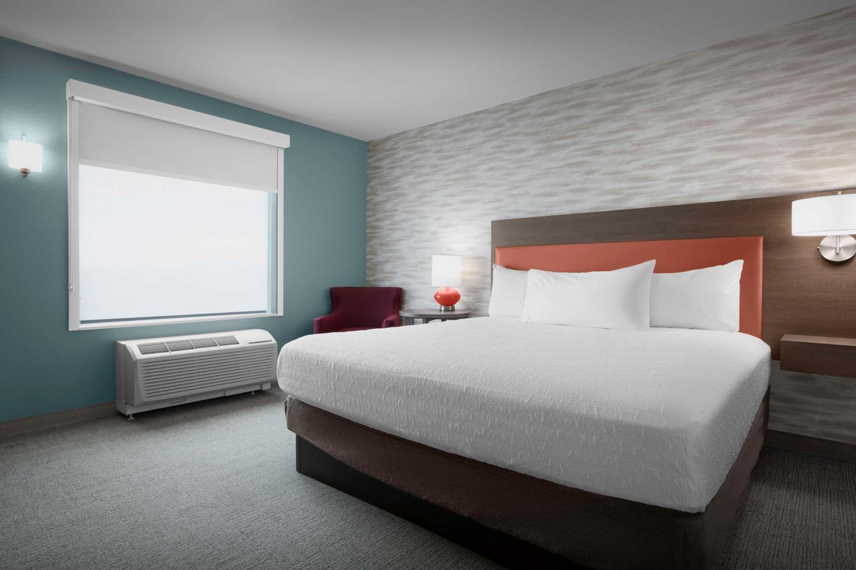 One-Bedroom King Suite - Photo 4