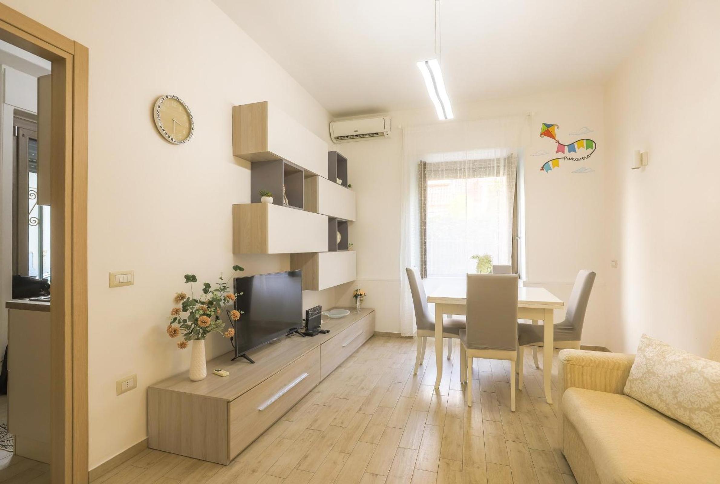 One-Bedroom Apartment photo 1