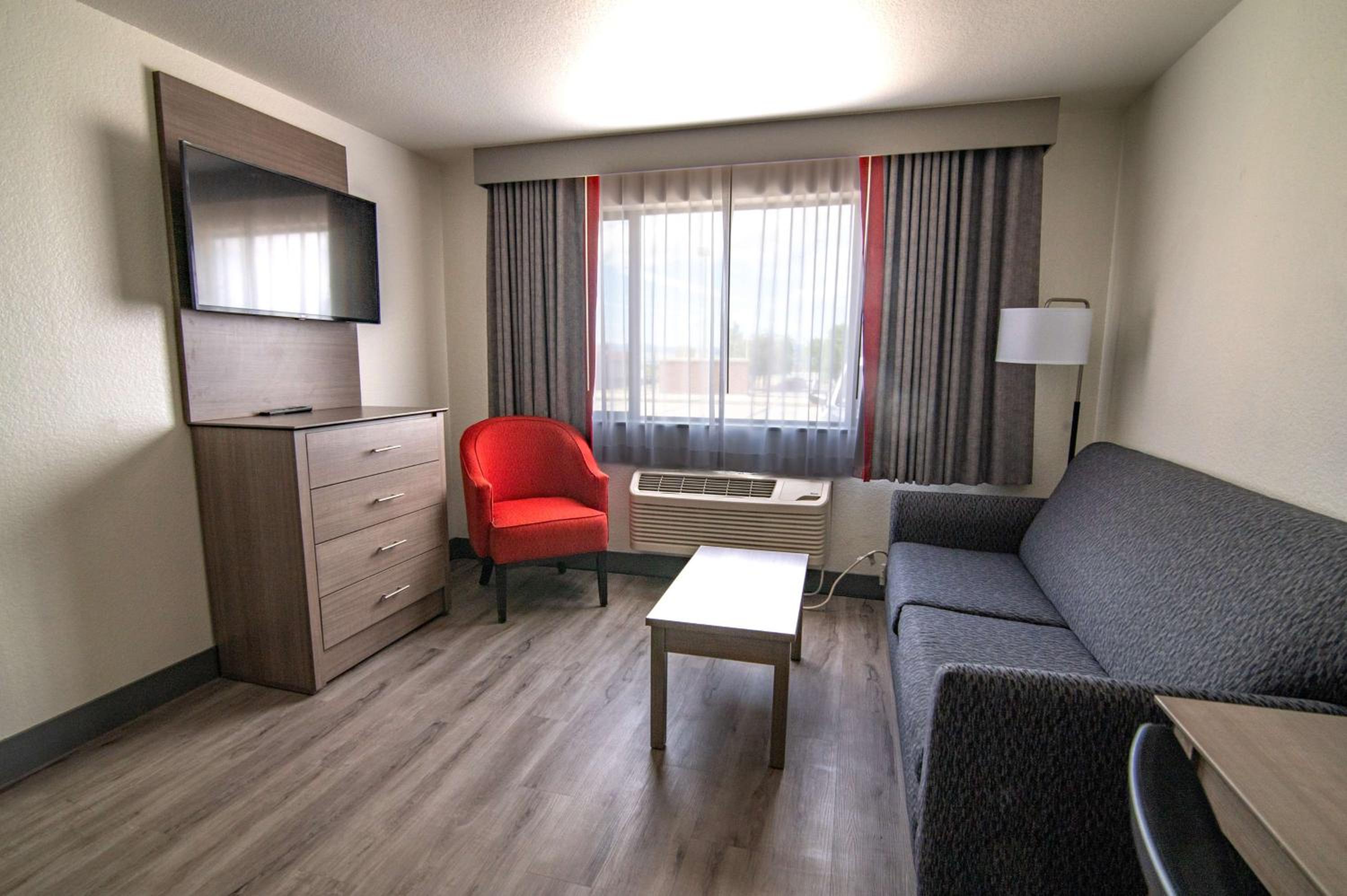 Family King Suite with Sofa Bed - Main Building/Non-Smoking - Photo 3