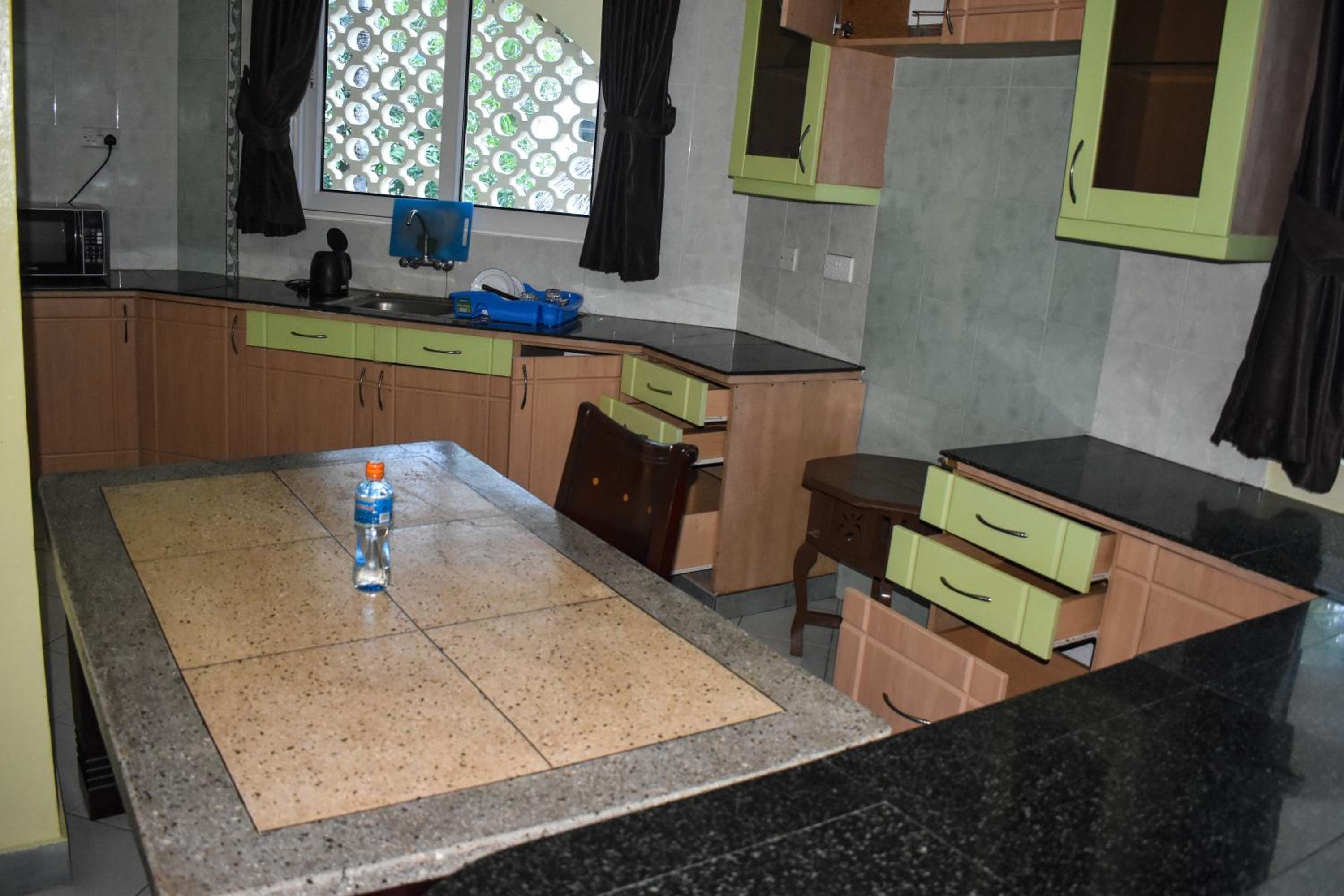 3 Bedroom Apartment With Sea View photo 2