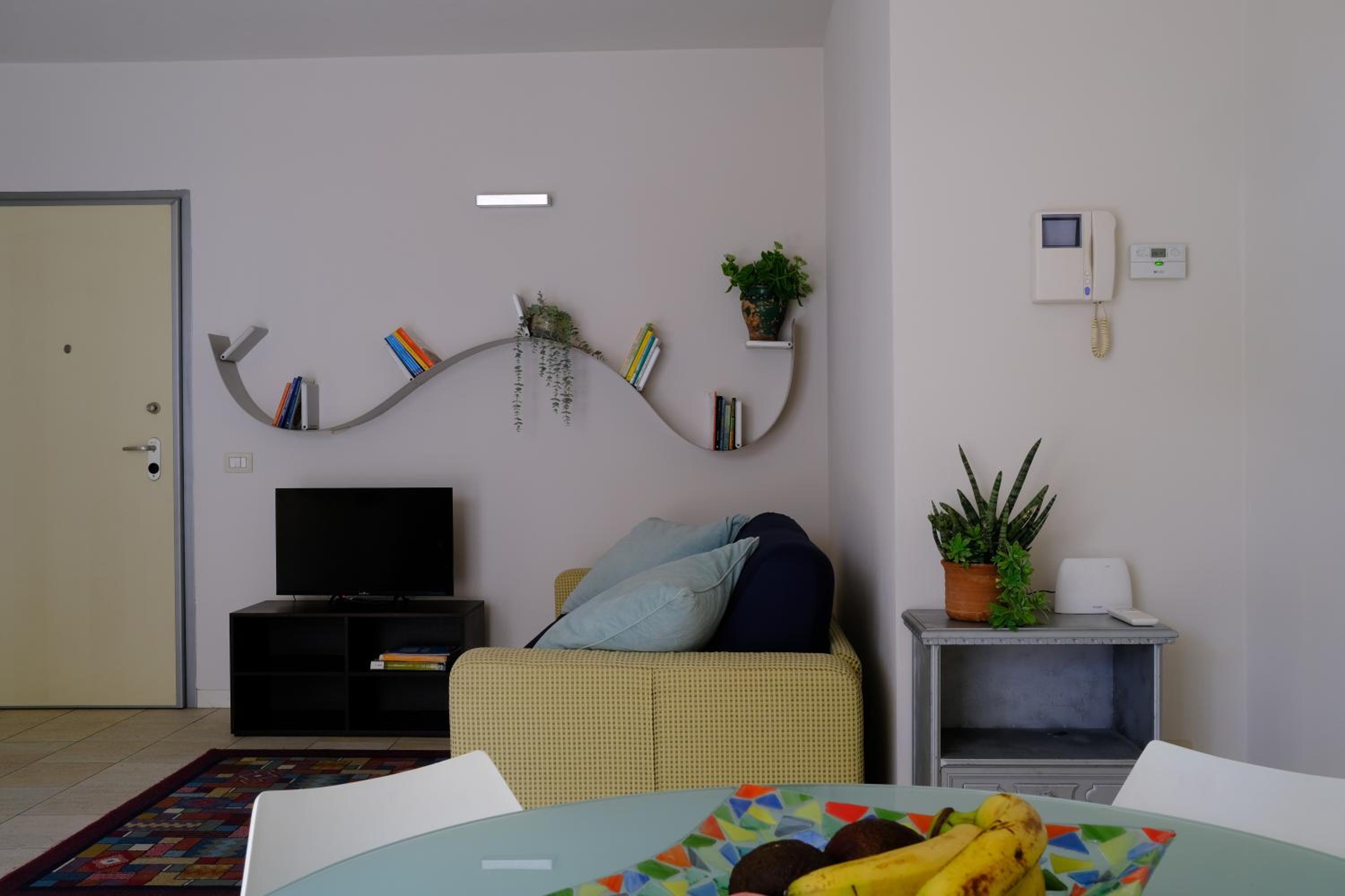 One-Bedroom Apartment photo 3
