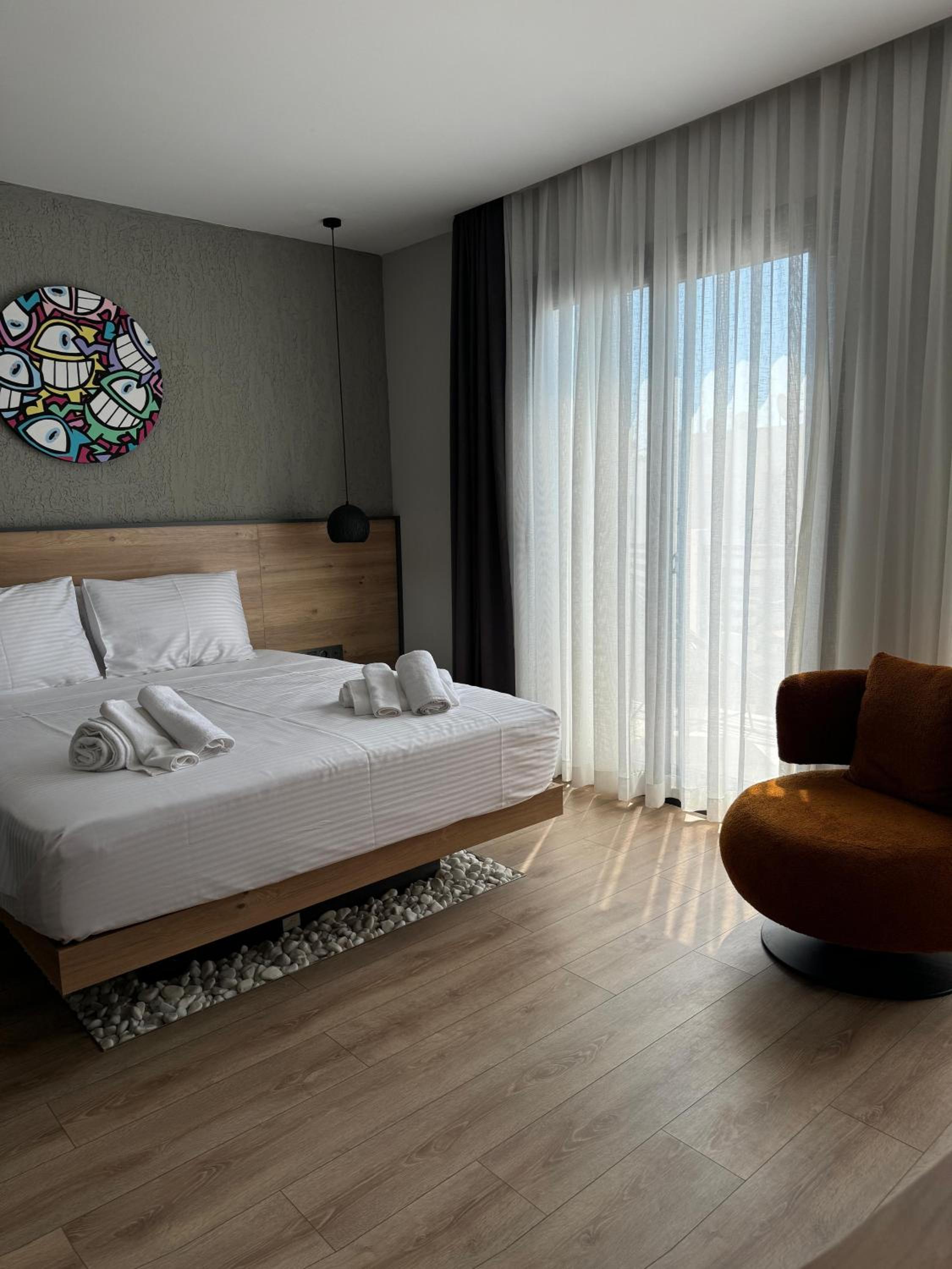Deluxe Double Room with Balcony photo 2