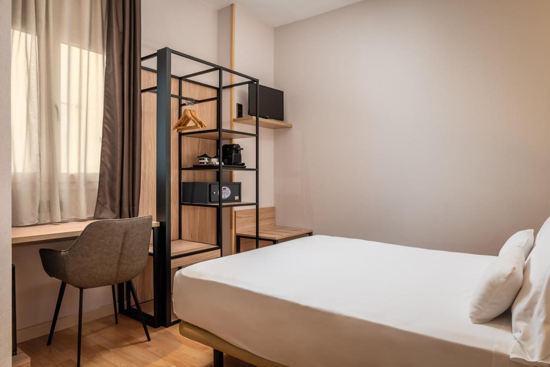 Small Double Room photo 2