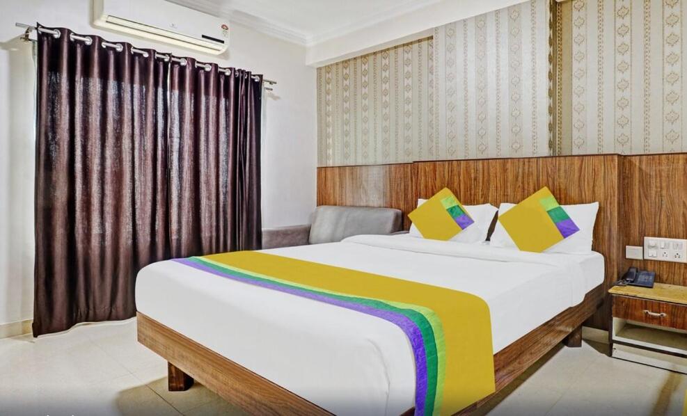 Standard Double Room with Fan - Photo 4