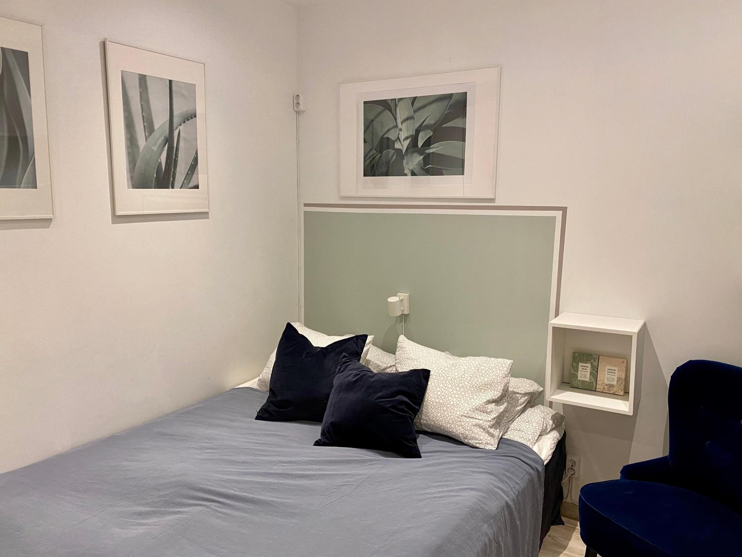 Standard Double Room with Shared Bathroom