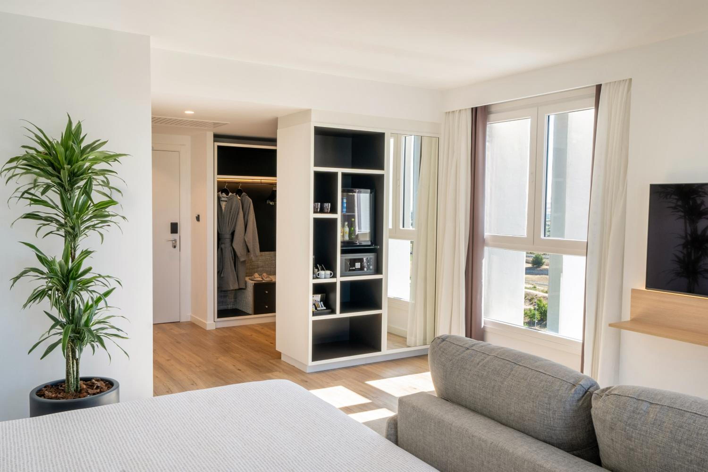 The Loft Connecting Rooms ( 2 Adults + 4 Children)