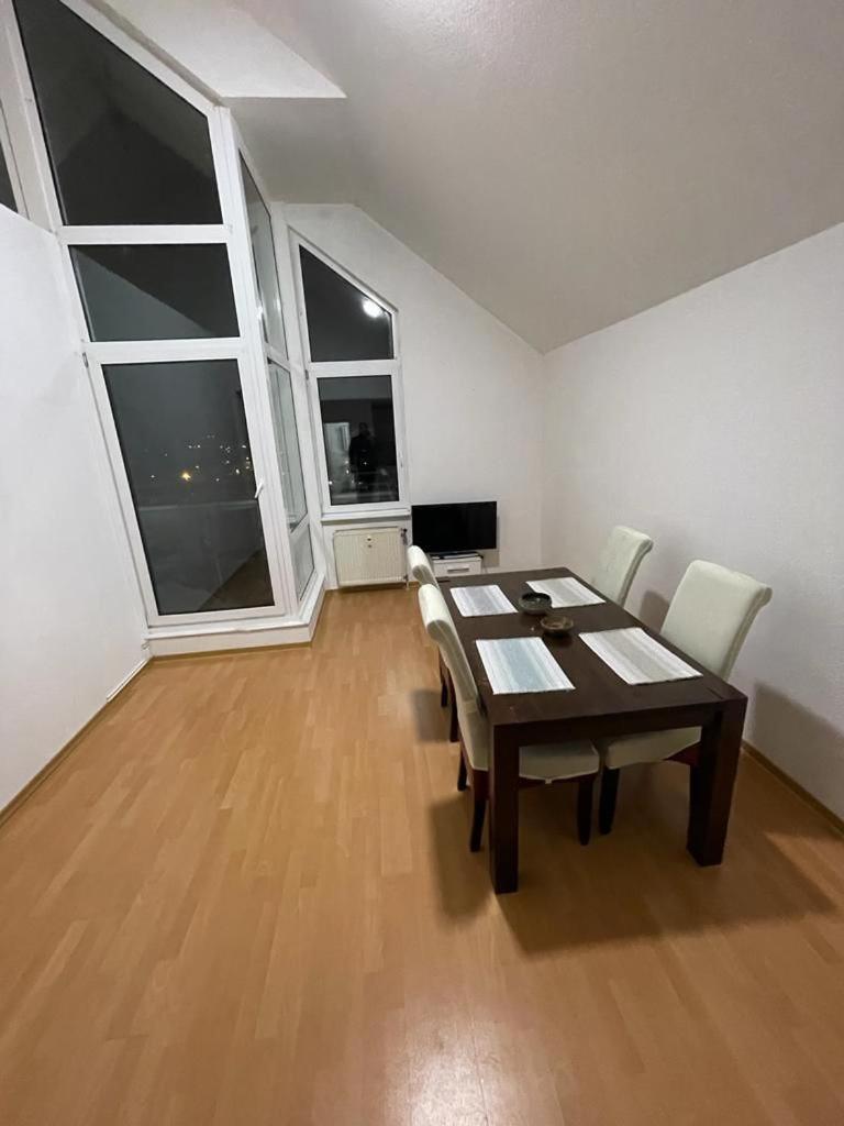 Three-Bedroom Apartment photo 3
