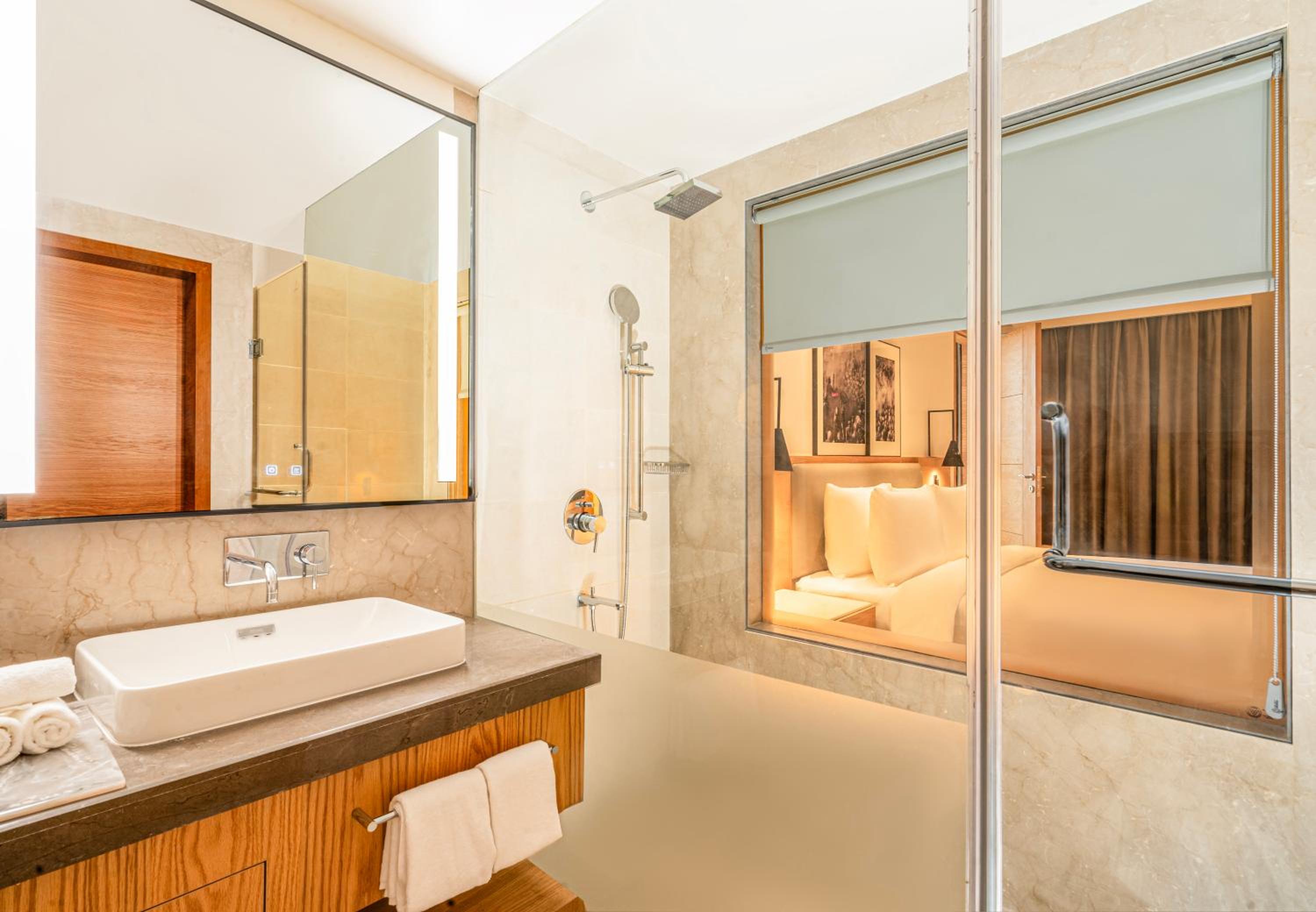 One-Bedroom Suite with Early Check-In upto 2 hours (subject to availability)   - Photo 3
