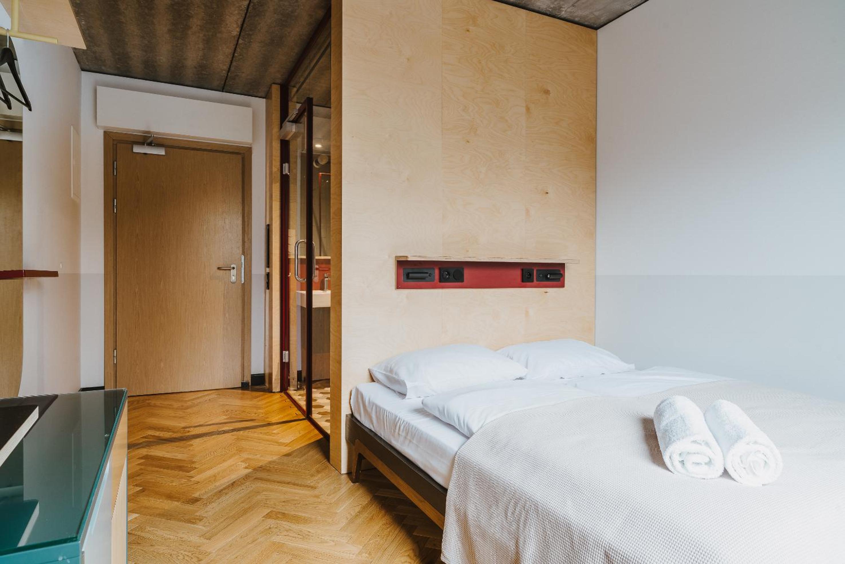 Basic Double Room photo 2