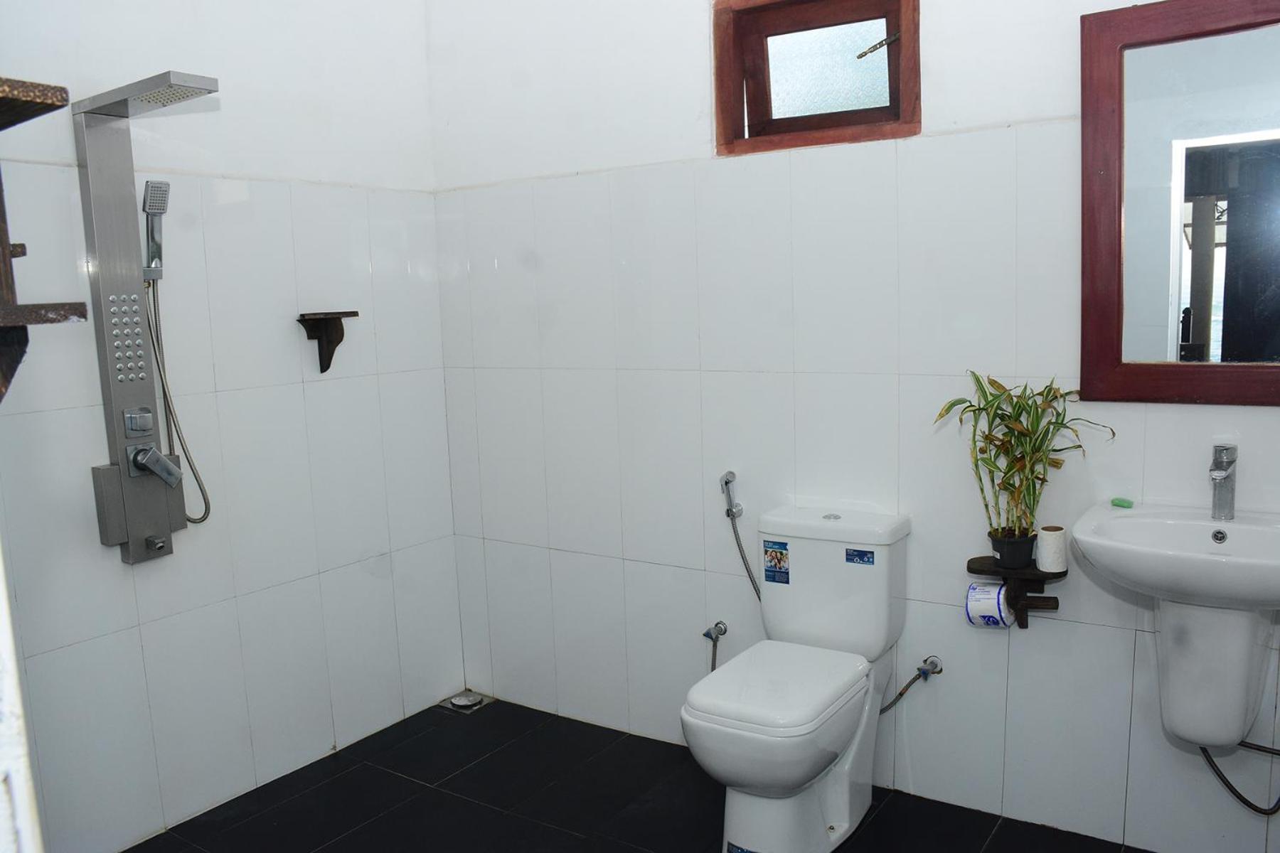 Deluxe Double Room with Sea View - Photo 9