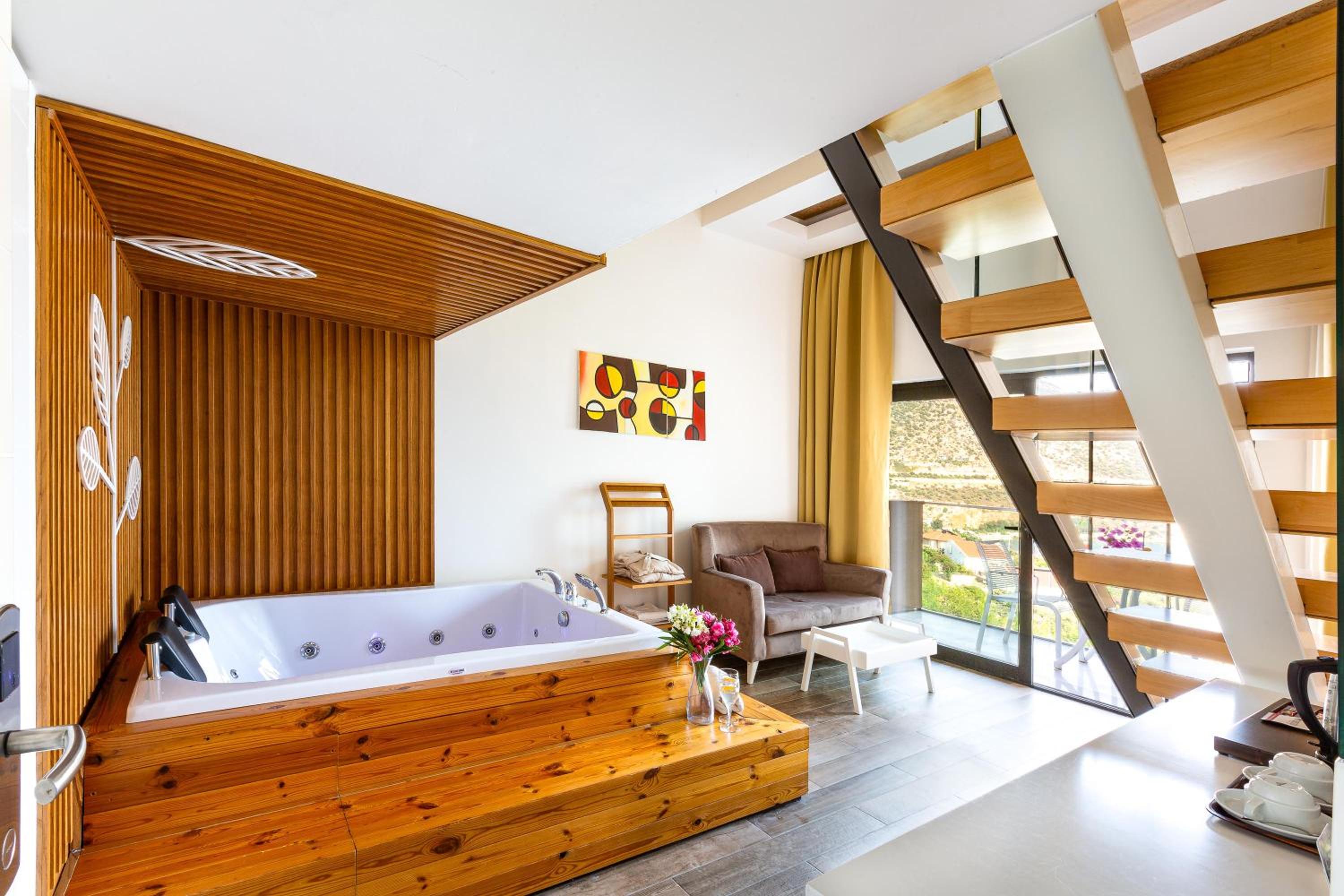 Deluxe Suite with Spa Bath - Photo 1