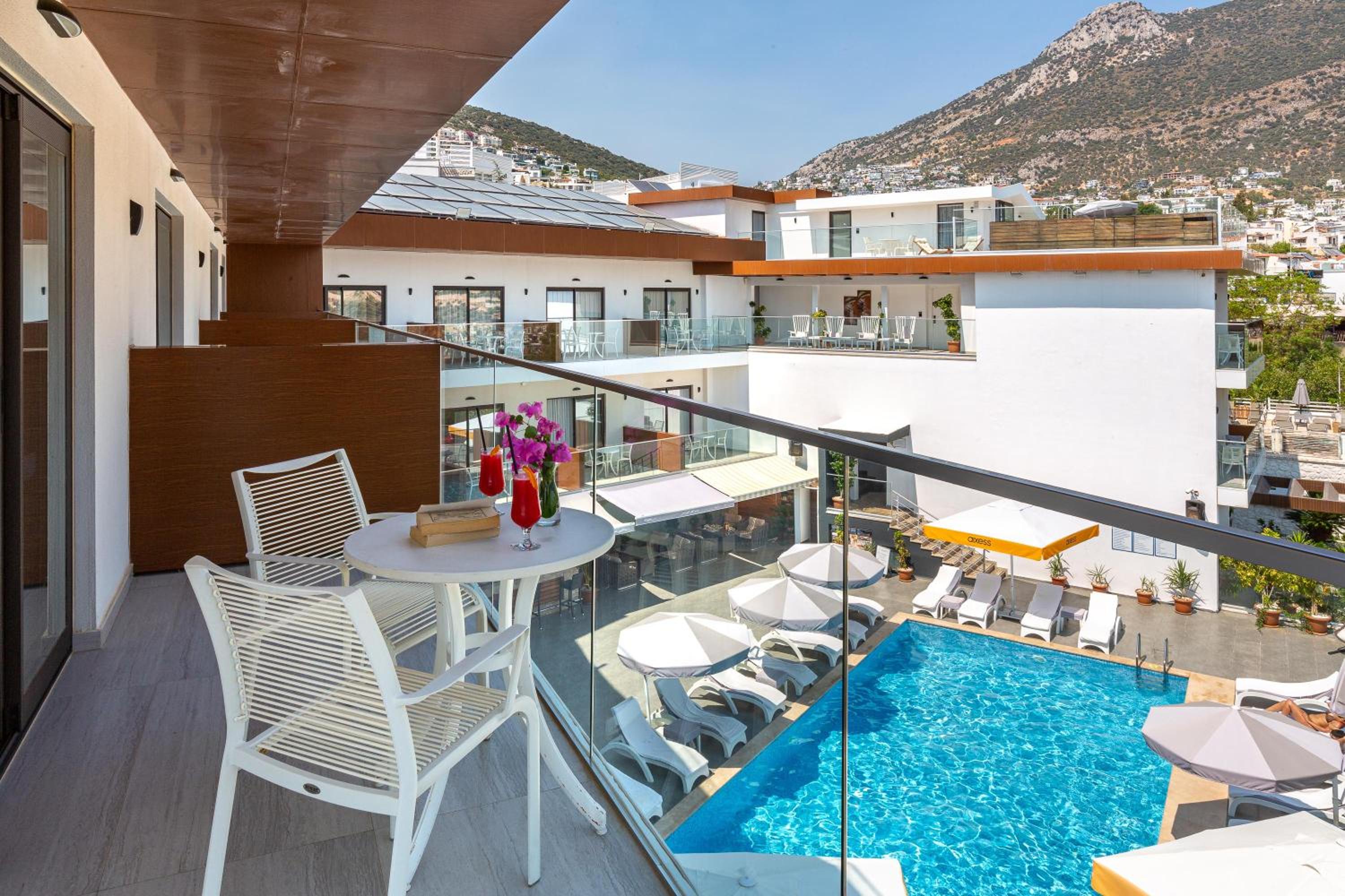 Junior Suite with Private Pool photo 3