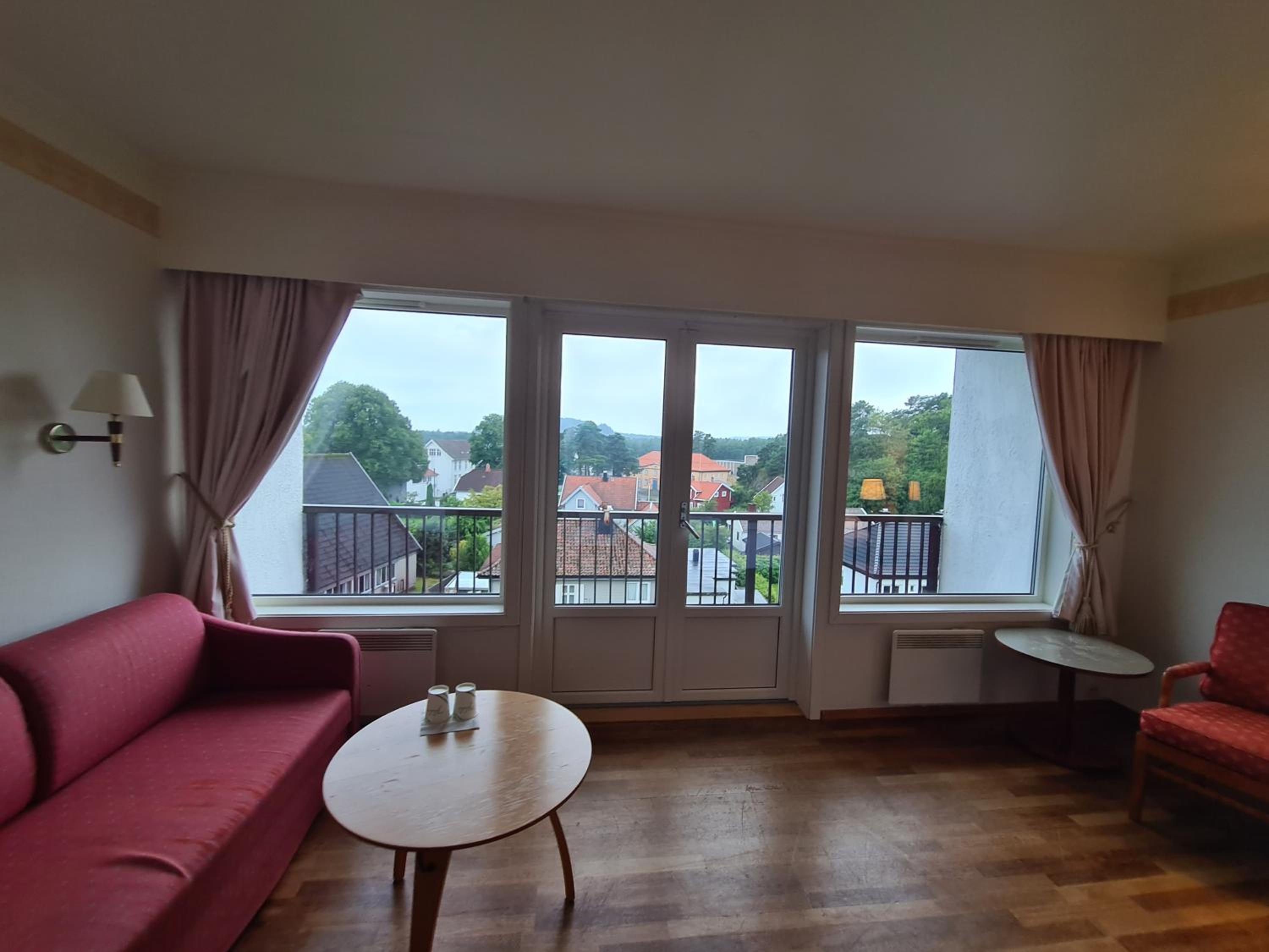 Double Room with Balcony - Photo 2