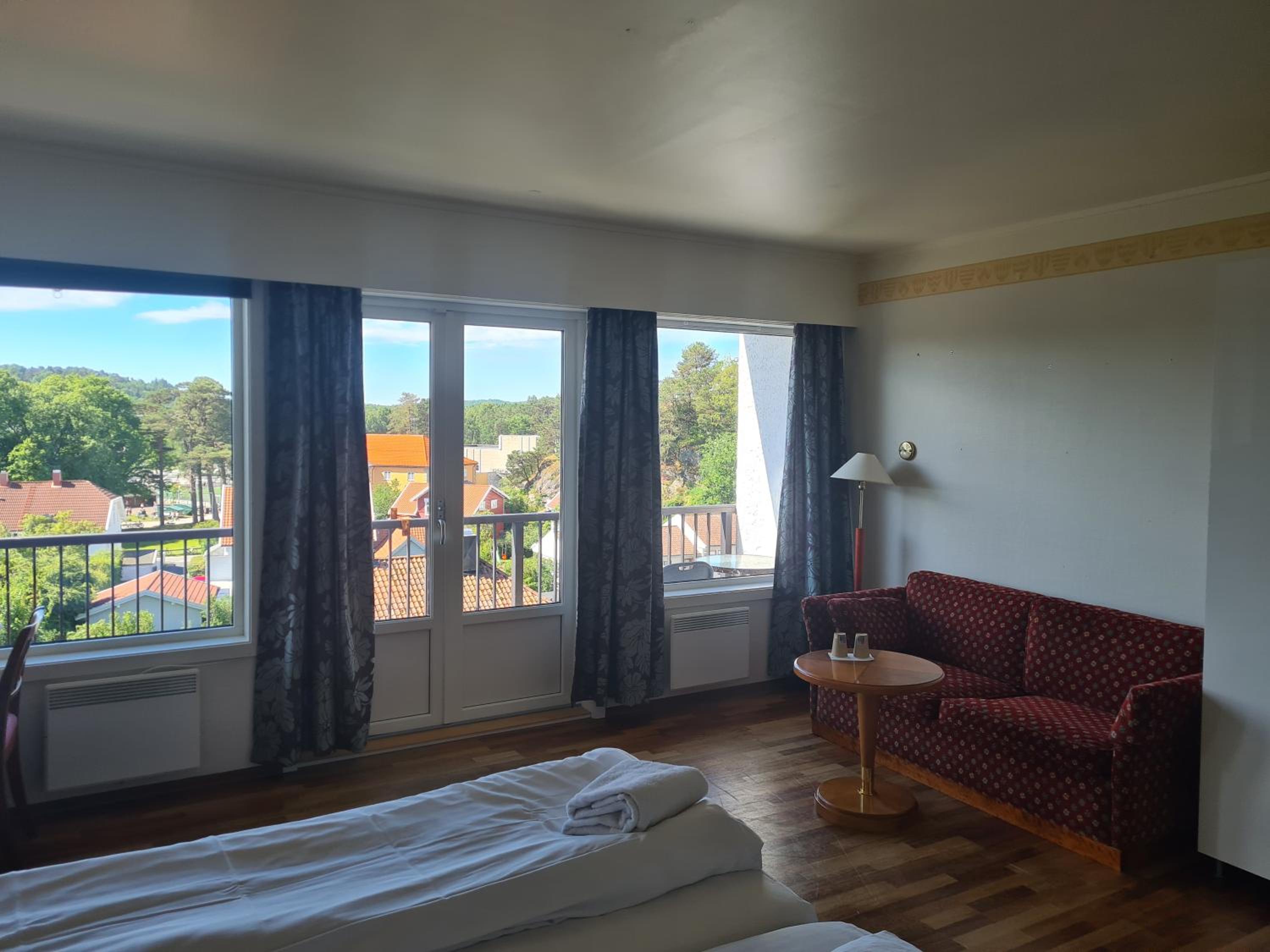 Double Room with Balcony - Photo 7