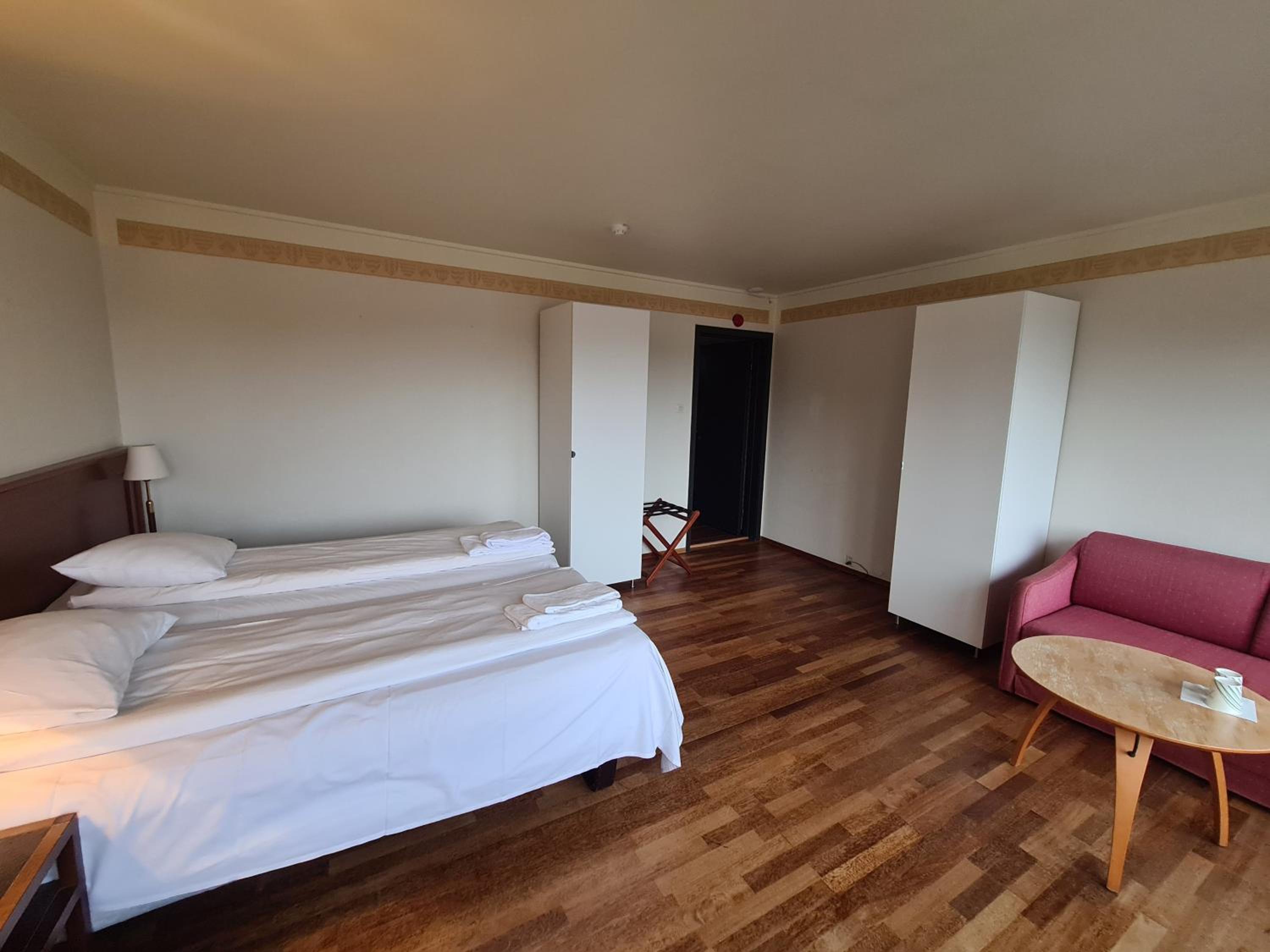 Double Room - Photo 8
