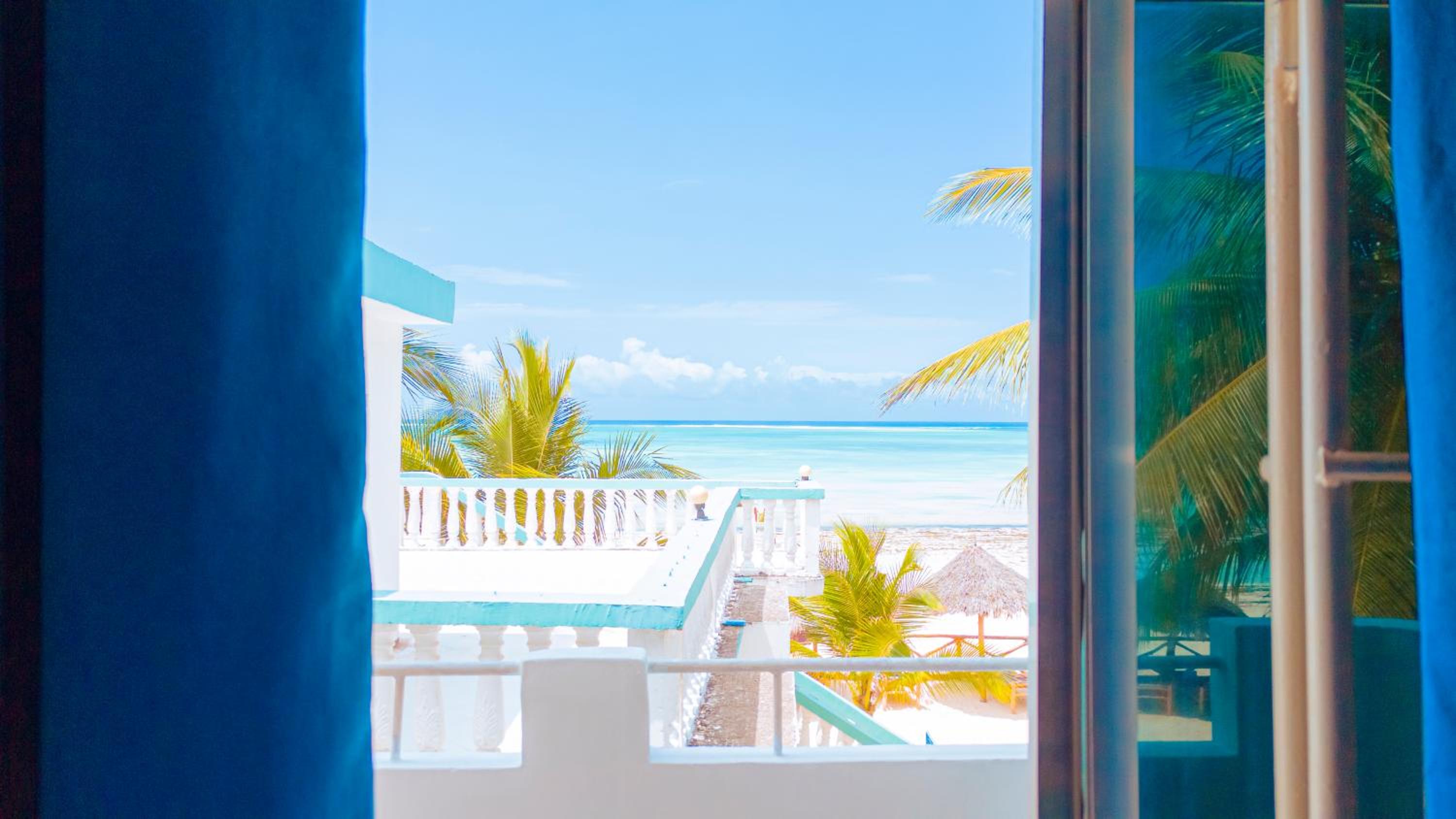 Deluxe Double Room with Balcony and Sea View photo 3