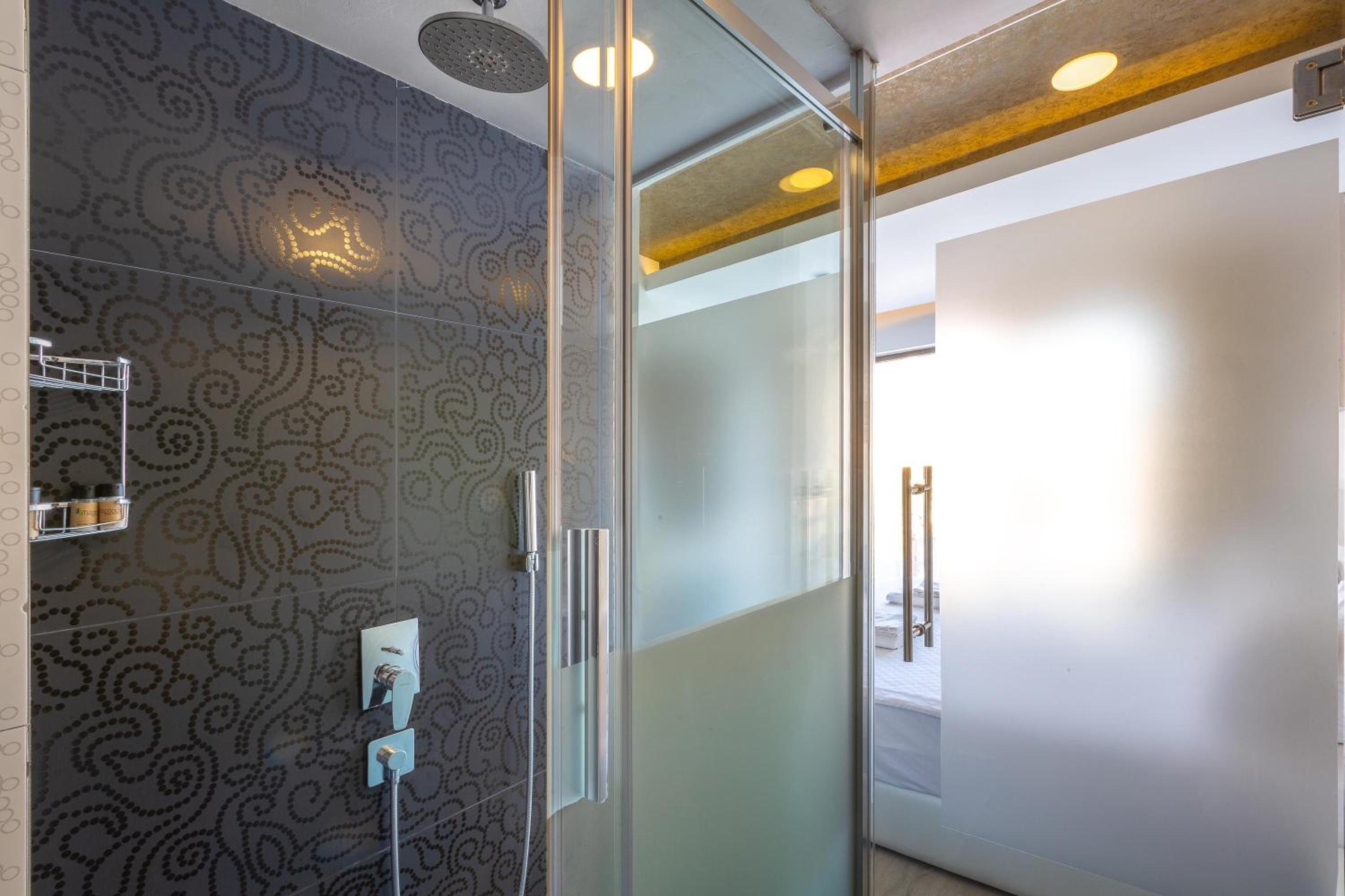 Double or Twin Room with Sea View photo 2