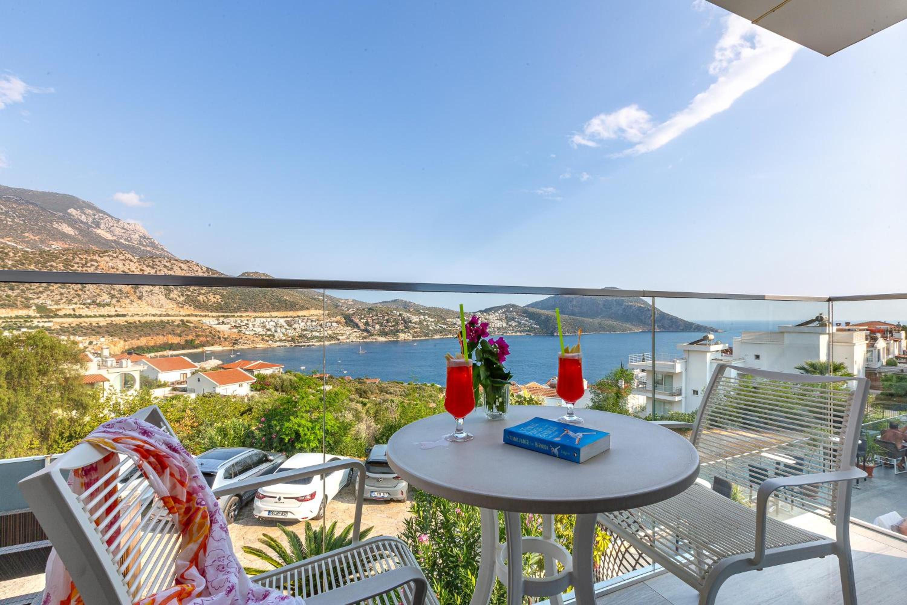 Double or Twin Room with Sea View photo 3
