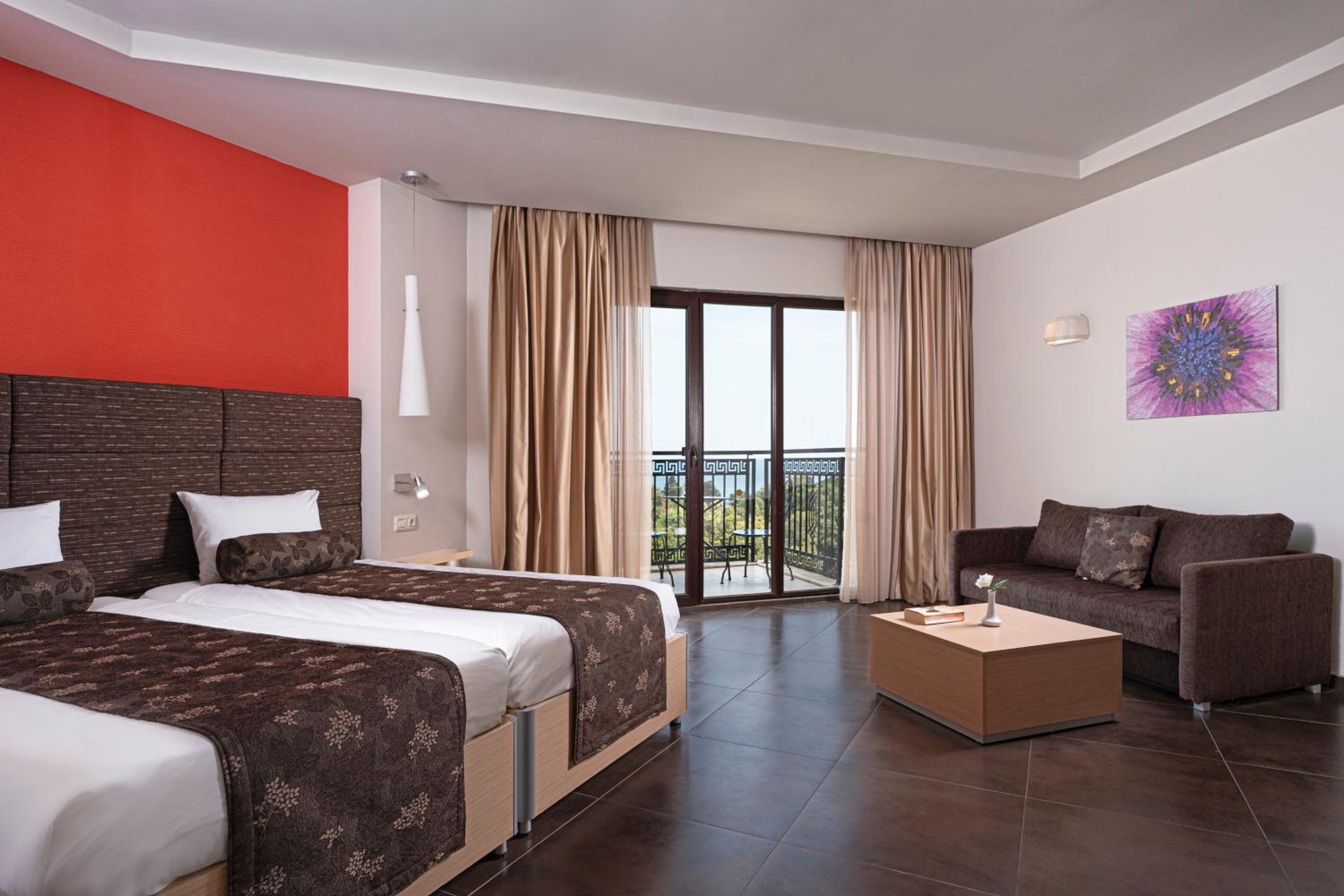 Superior Twin Room - Free Aquapark & Beach Access
