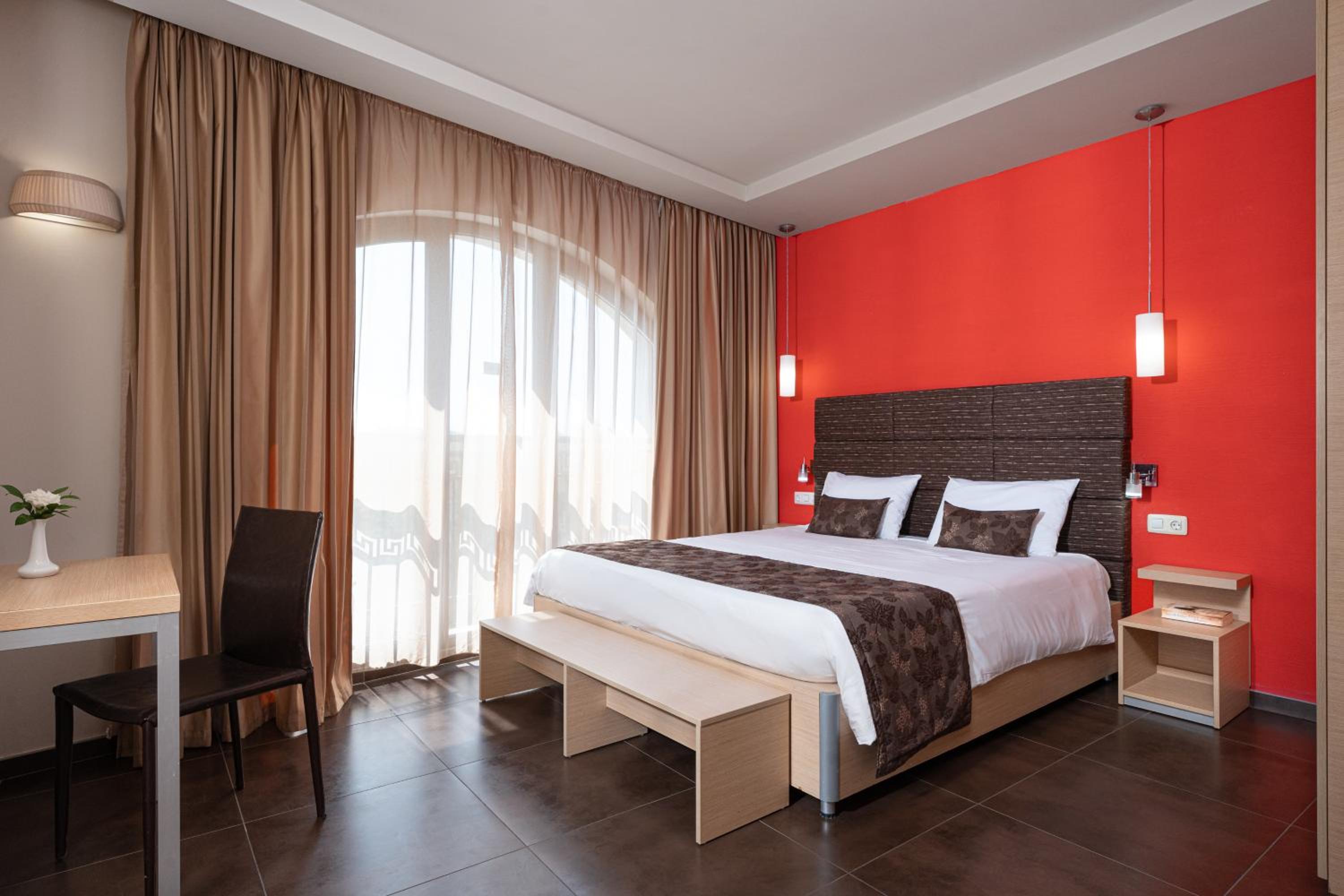 One-Bedroom Apartment - Free Aquapark & Beach Access