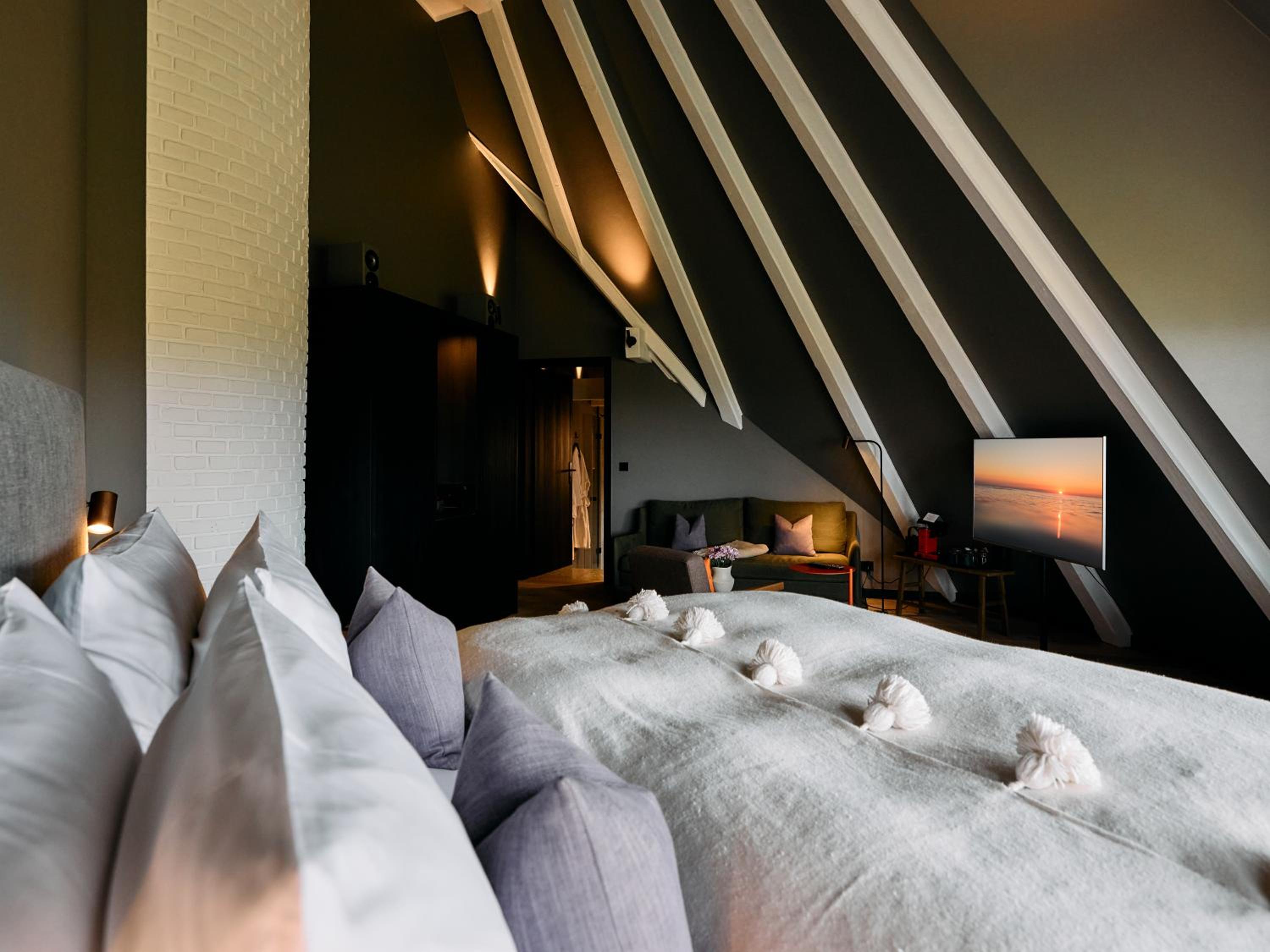 Deluxe Suite with Sea View