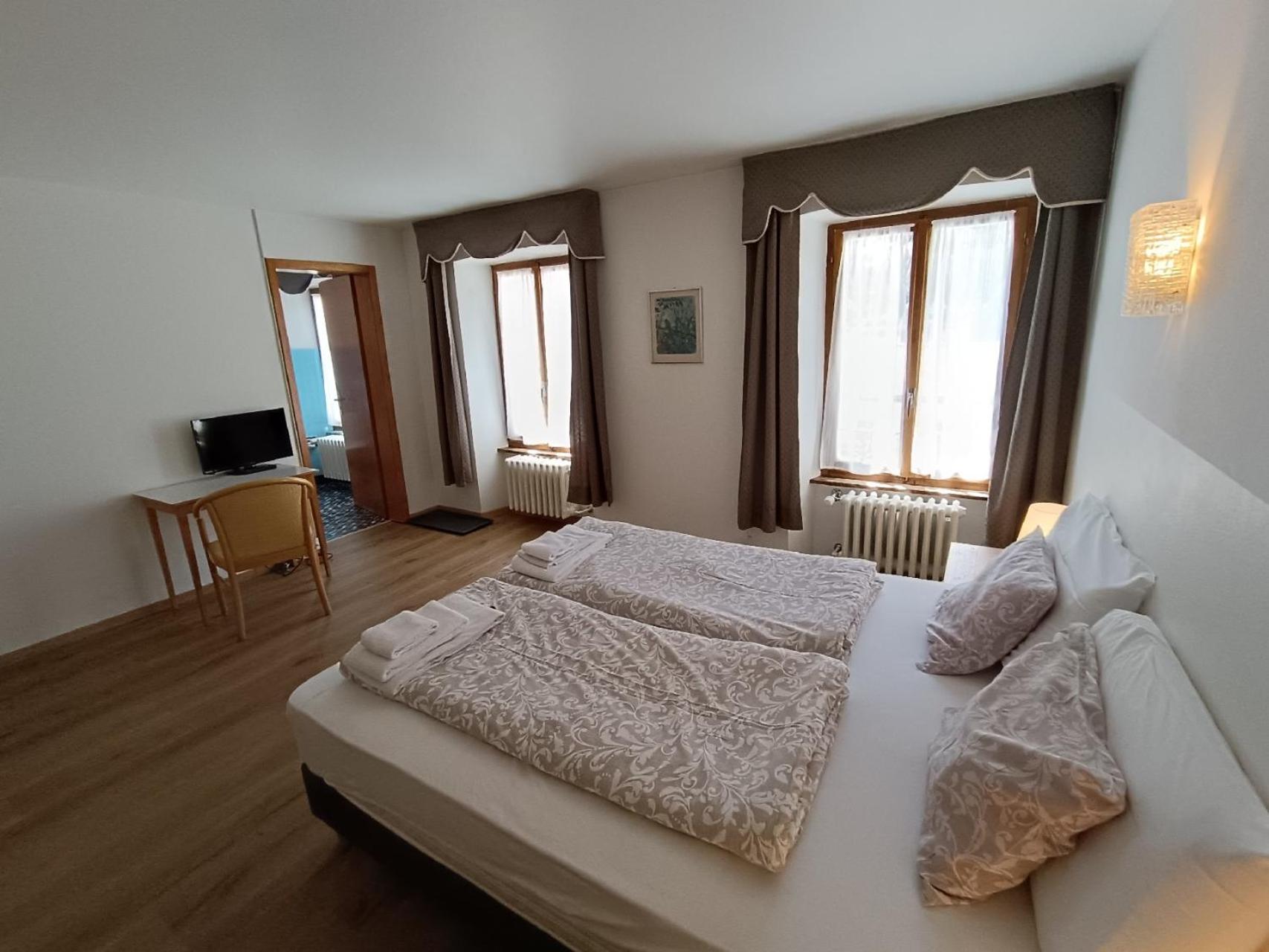 Double Room - Photo 2