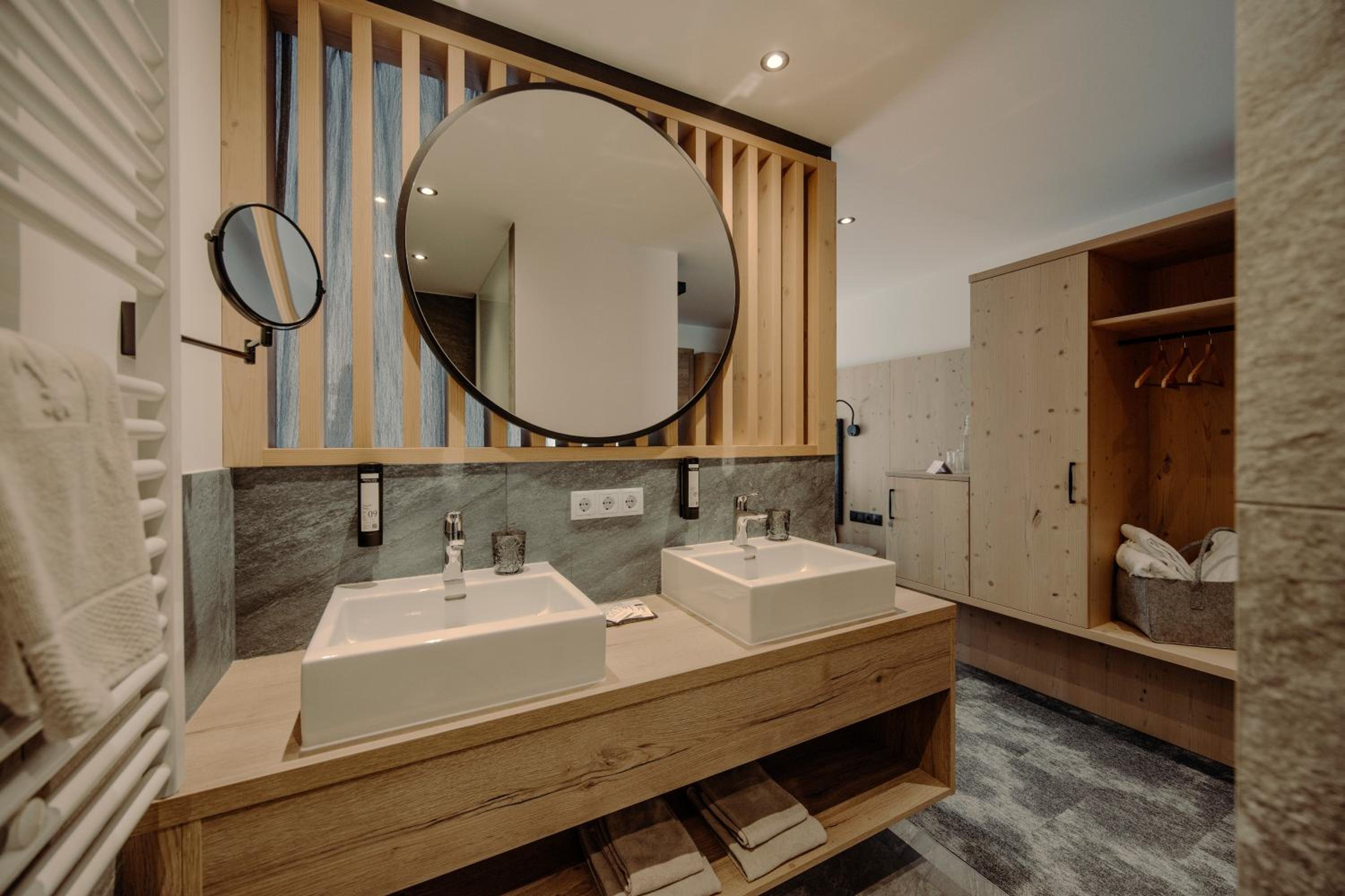 Superior Double Room - Main Building - Photo 4