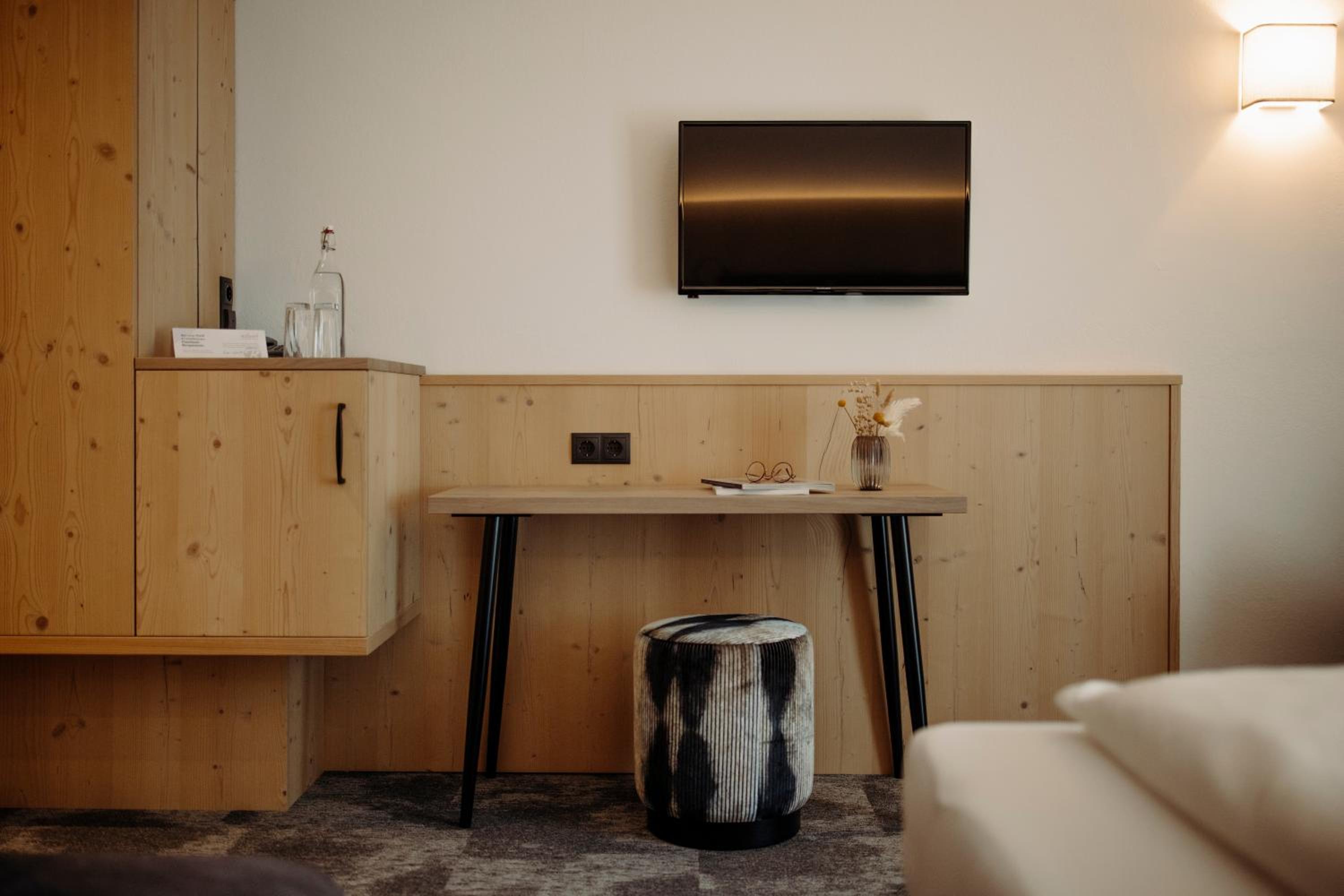 Superior Double Room - Main Building - Photo 5