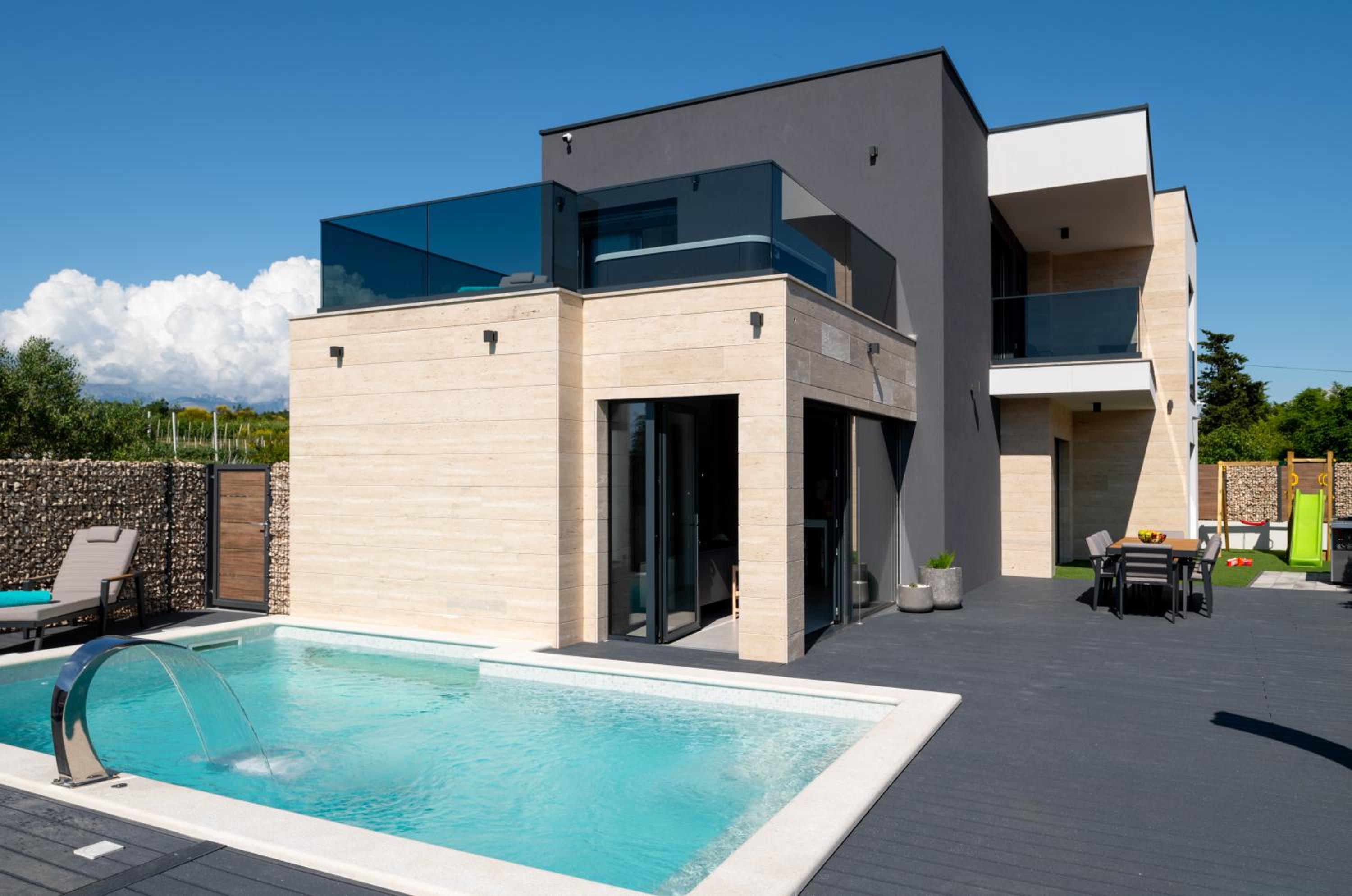 Villa photo 3