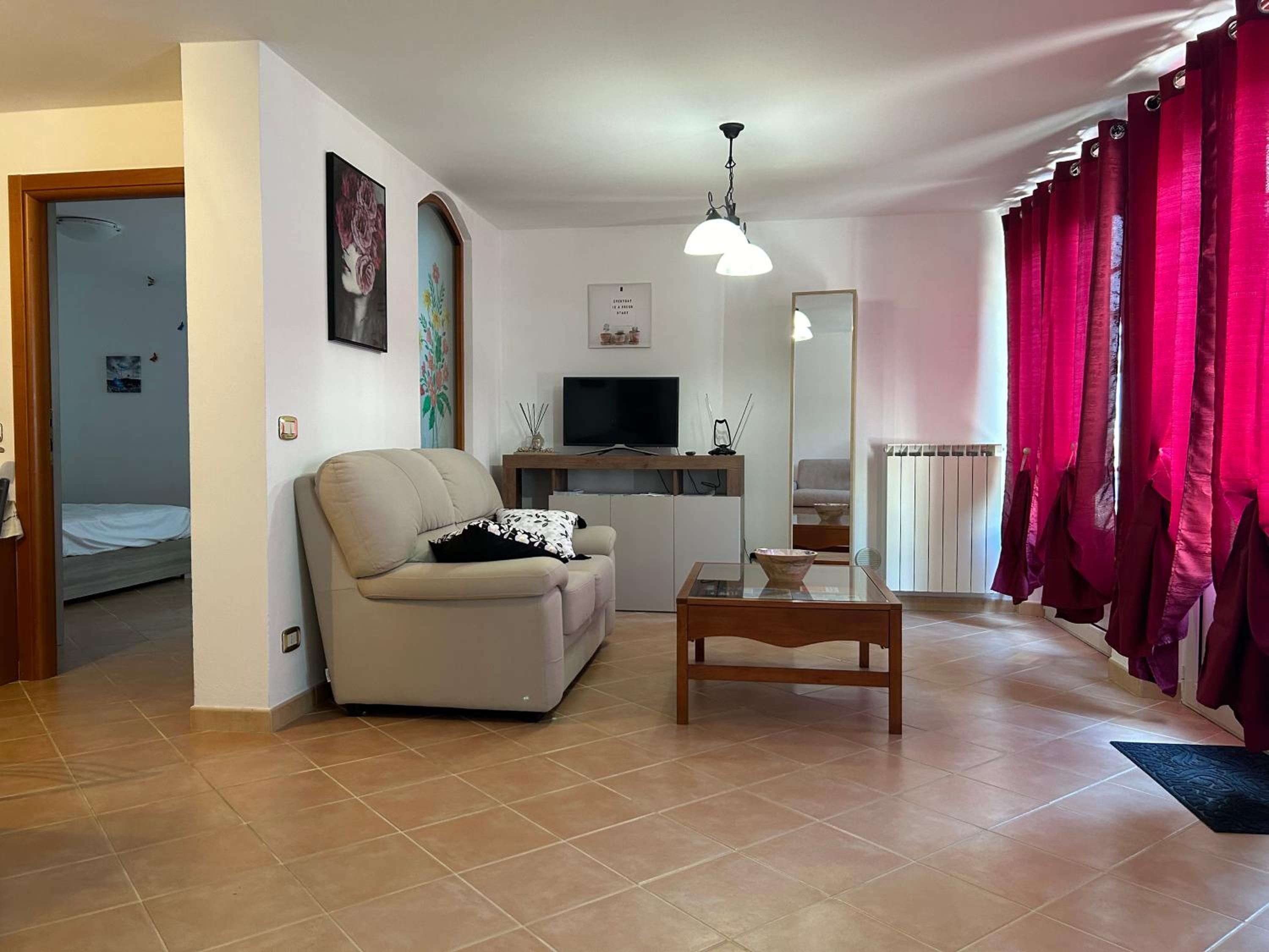 One-Bedroom Apartment photo 2