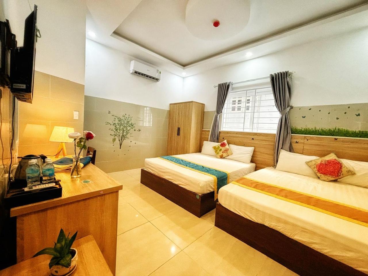 Quadruple Room with Private Bathroom