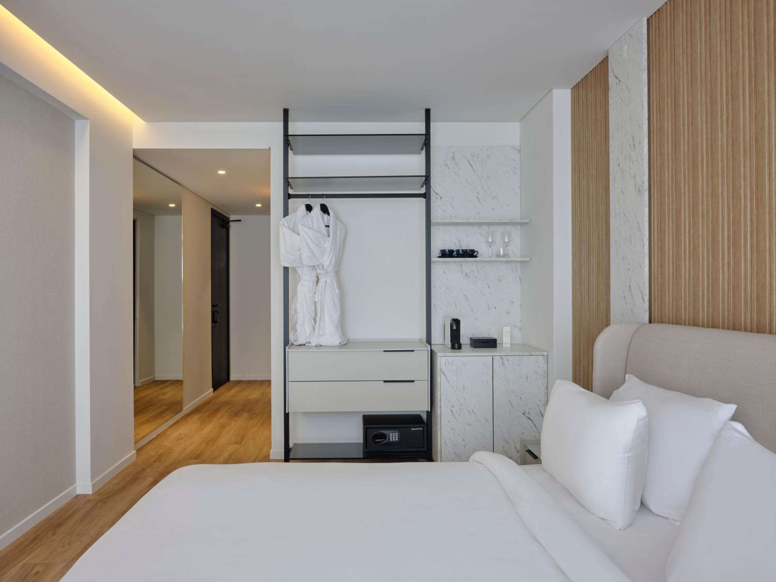 Executive King Room with Hot Tub photo 3