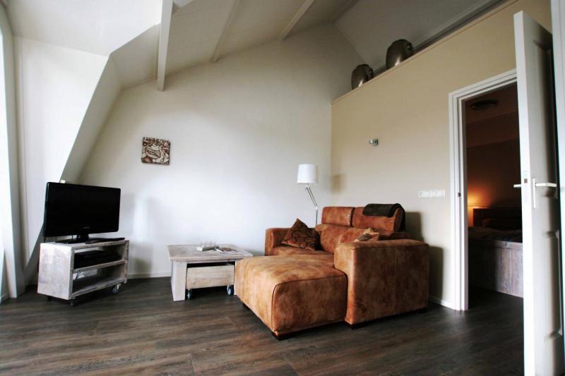 One-Bedroom Apartment - No pets photo 1