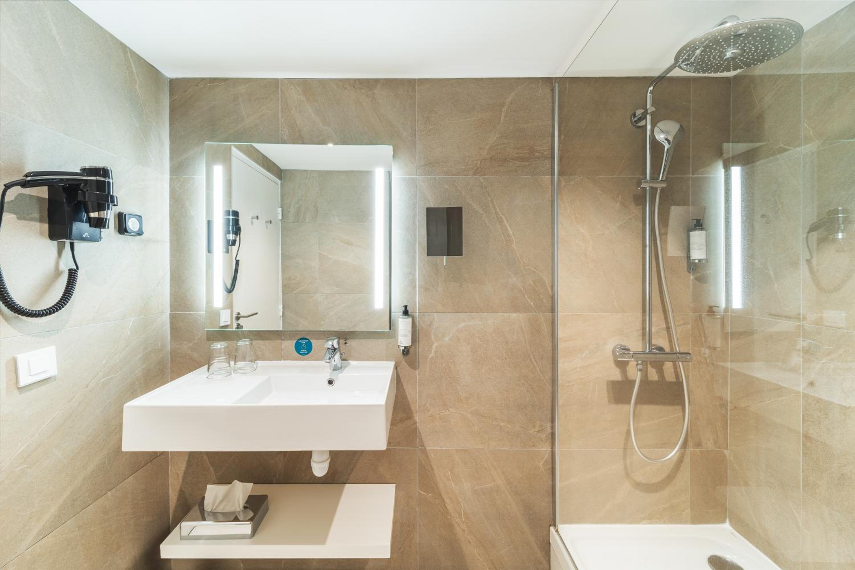 Superior Double Room - Photo 4