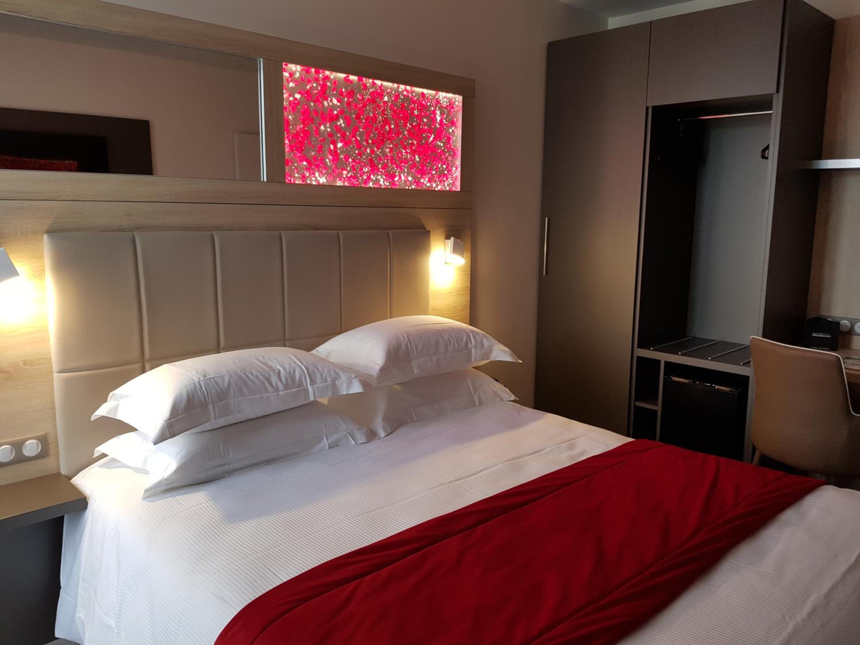 Premium Double Room - Photo 6