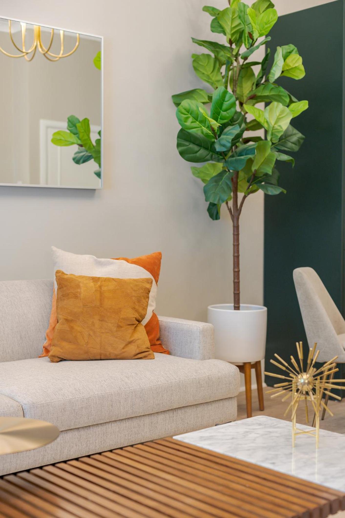 Three-Bedroom Deluxe Apartment