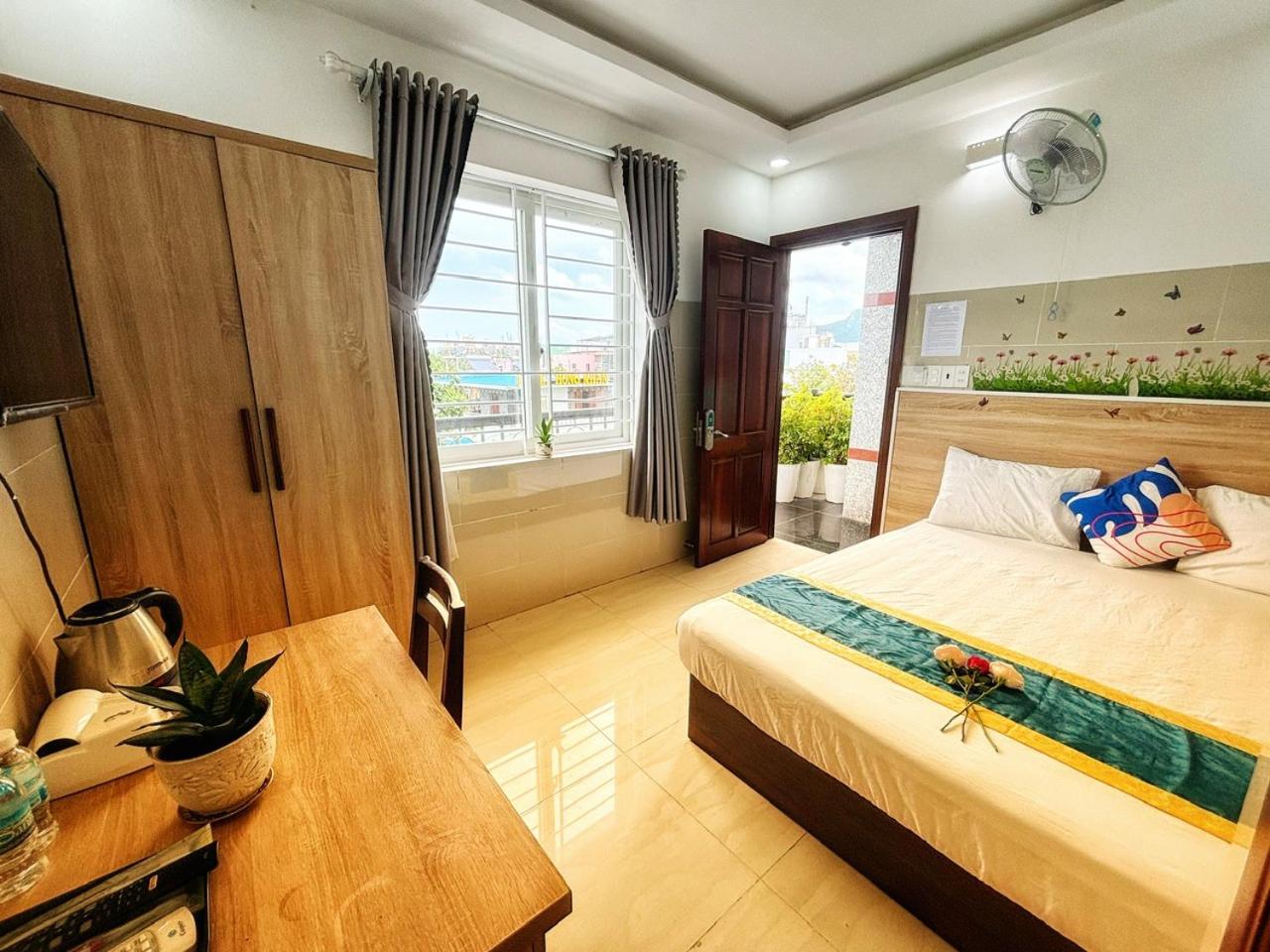 Deluxe Double Room with Balcony photo 2