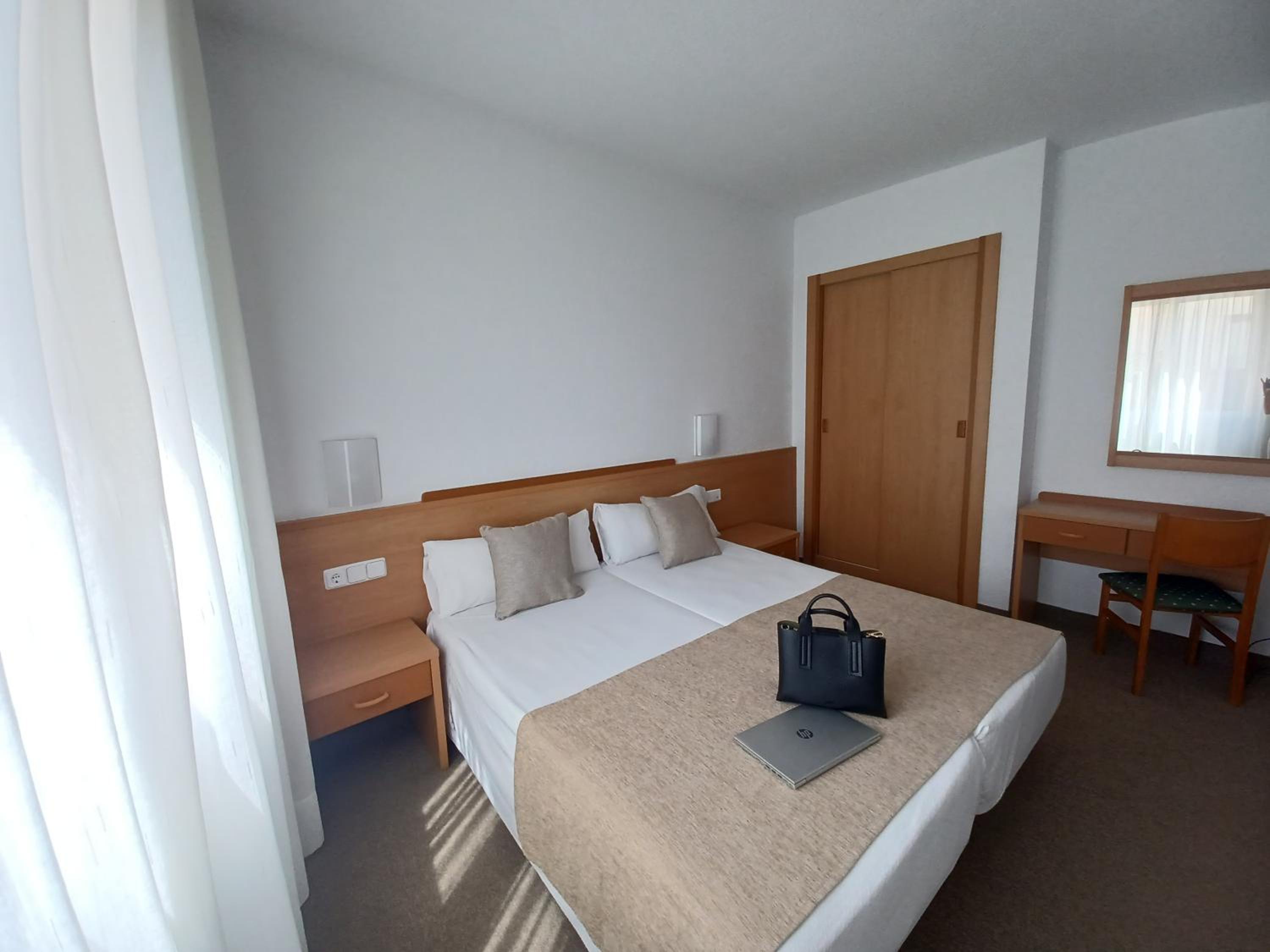 Double or Twin Room photo 2