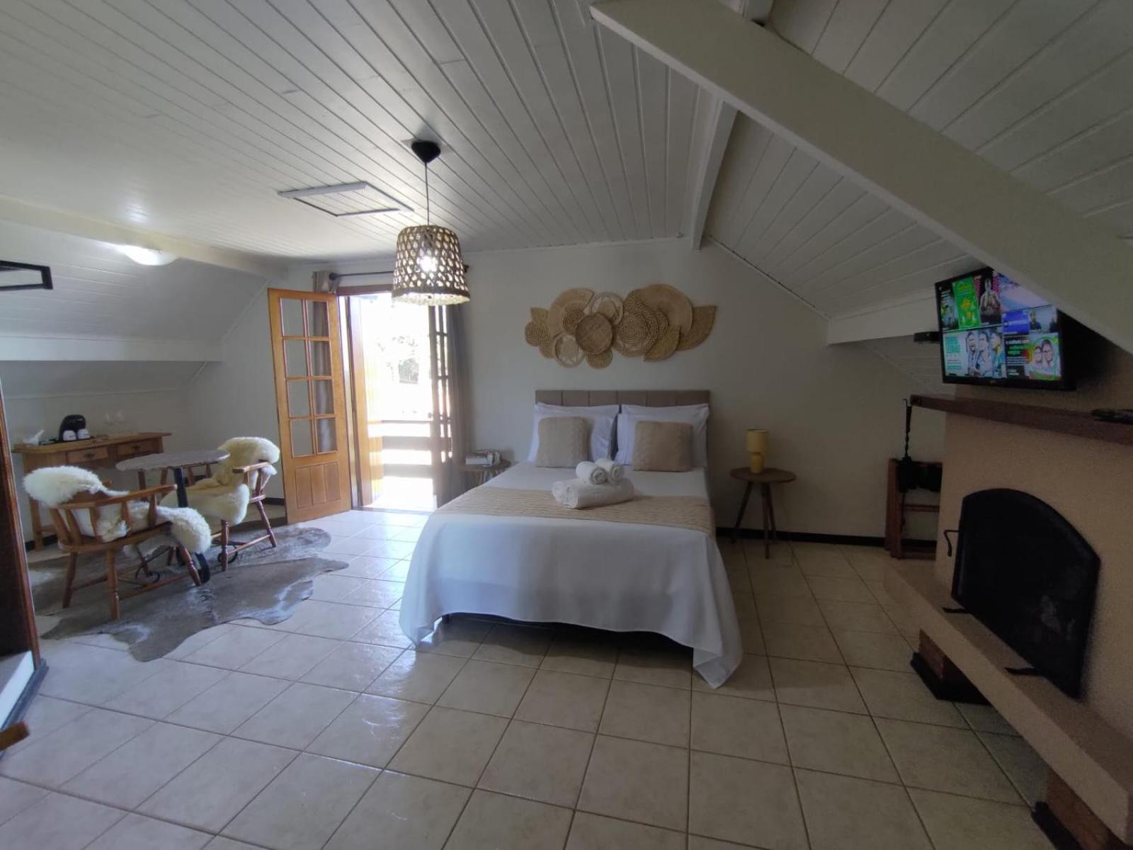 Suite with Balcony photo 3