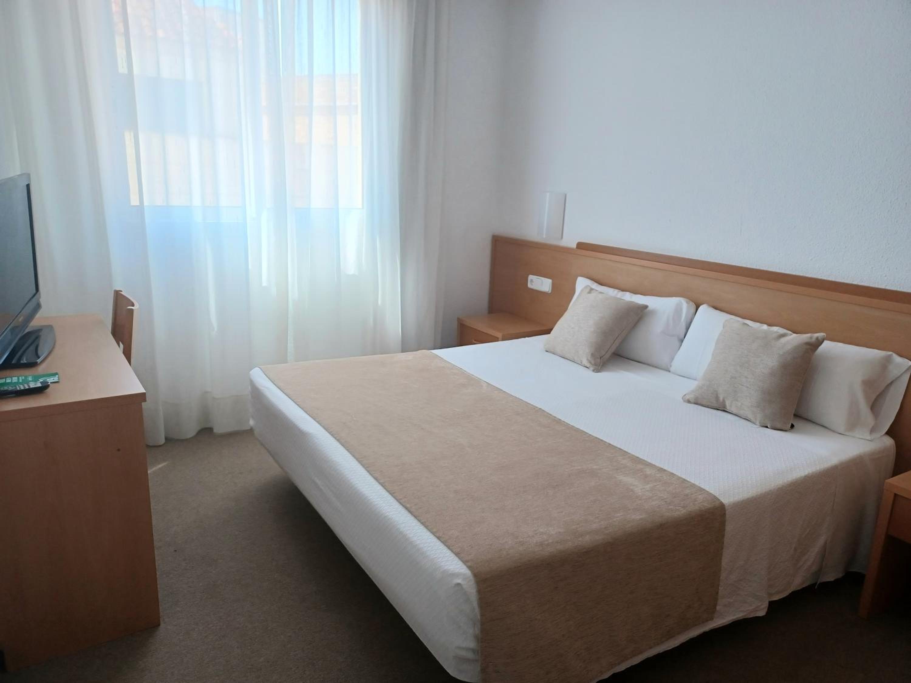 Double or Twin Room photo 3