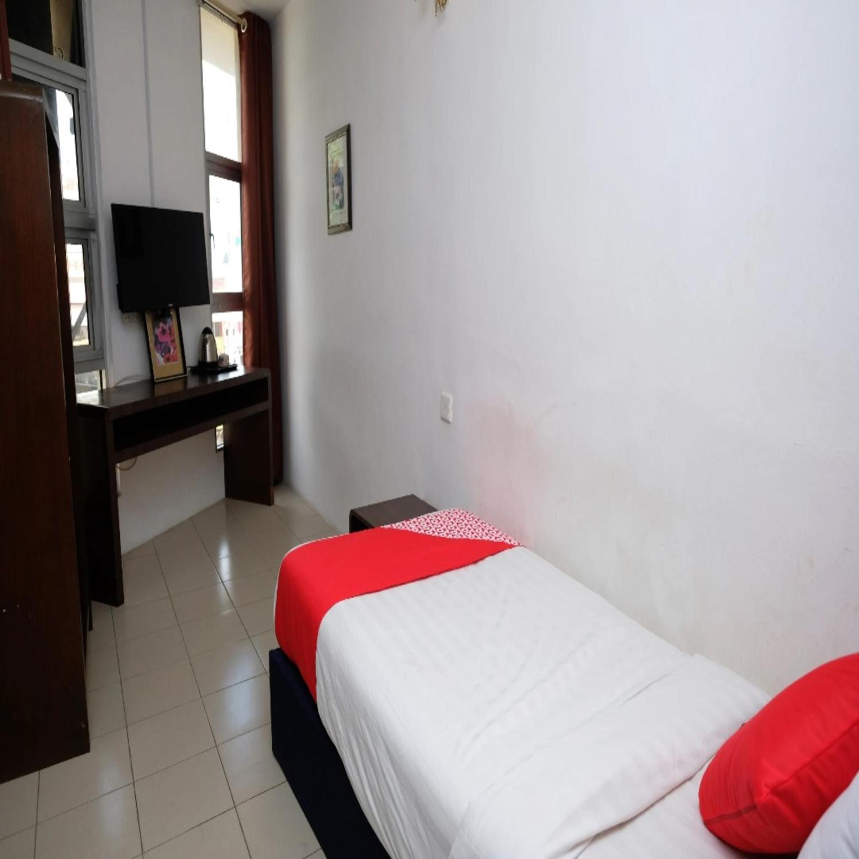 Standard Single Room - Photo 2