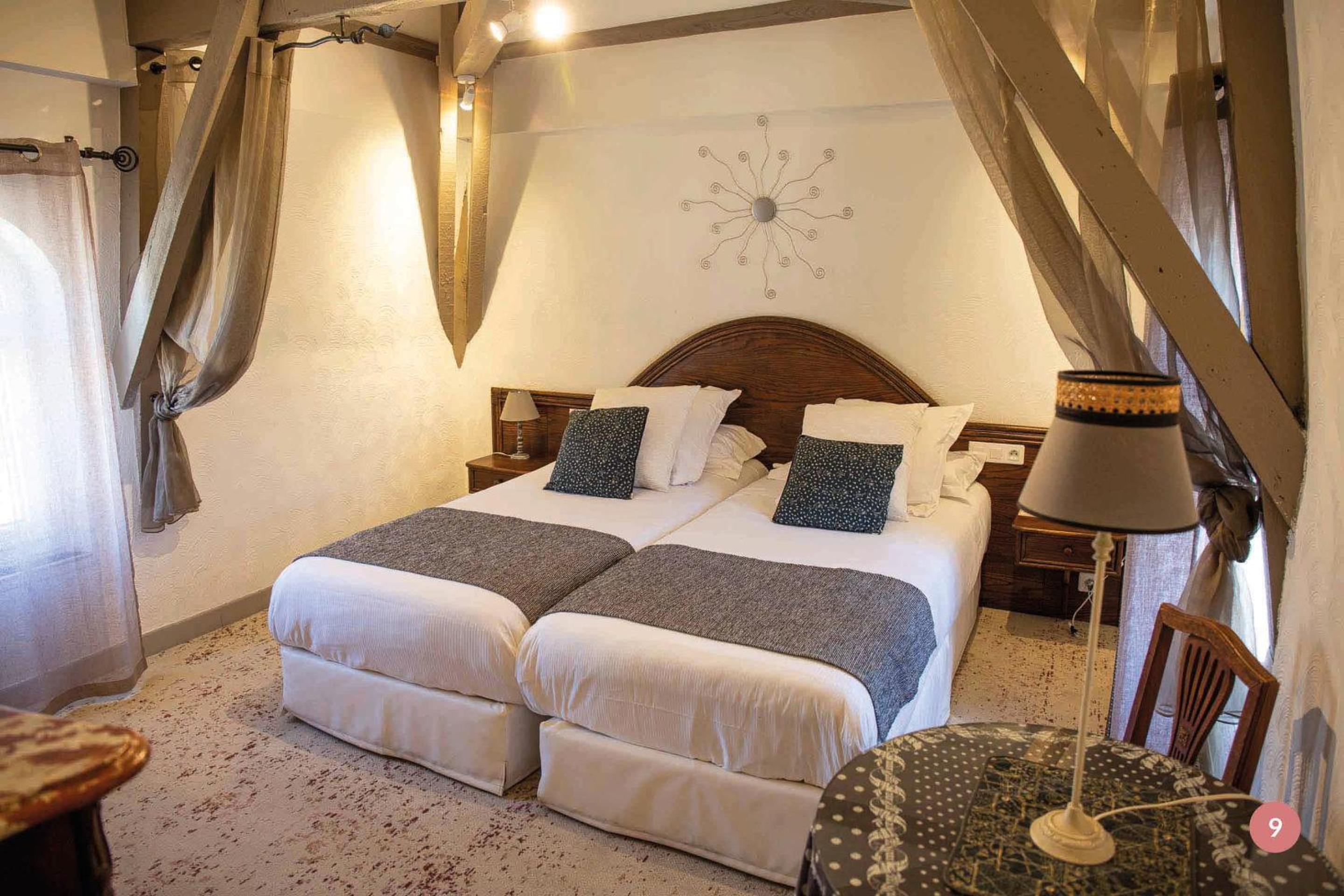 Superior Room - Photo 11