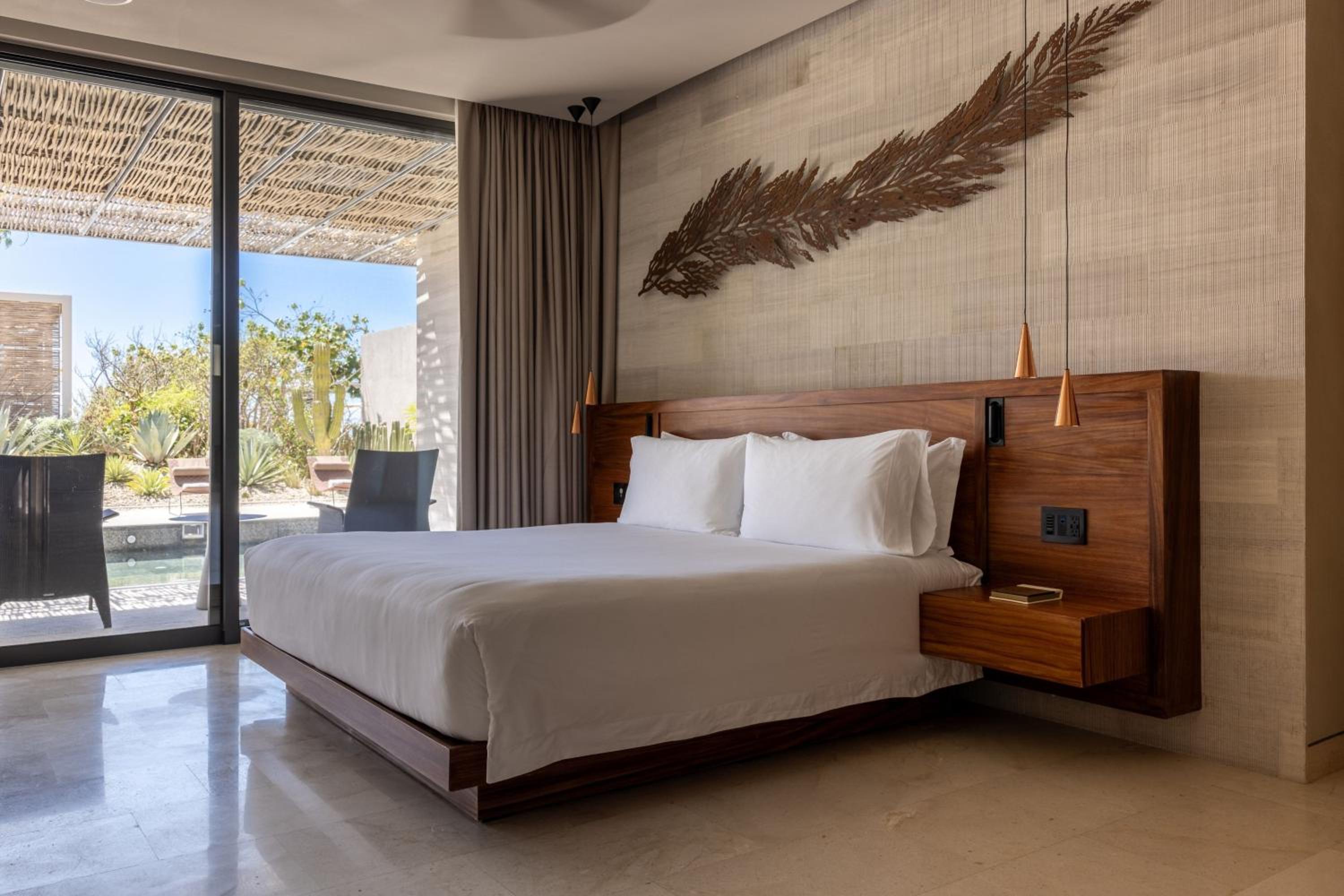 Suite de cuatro habitaciones con terraza y vista al mar