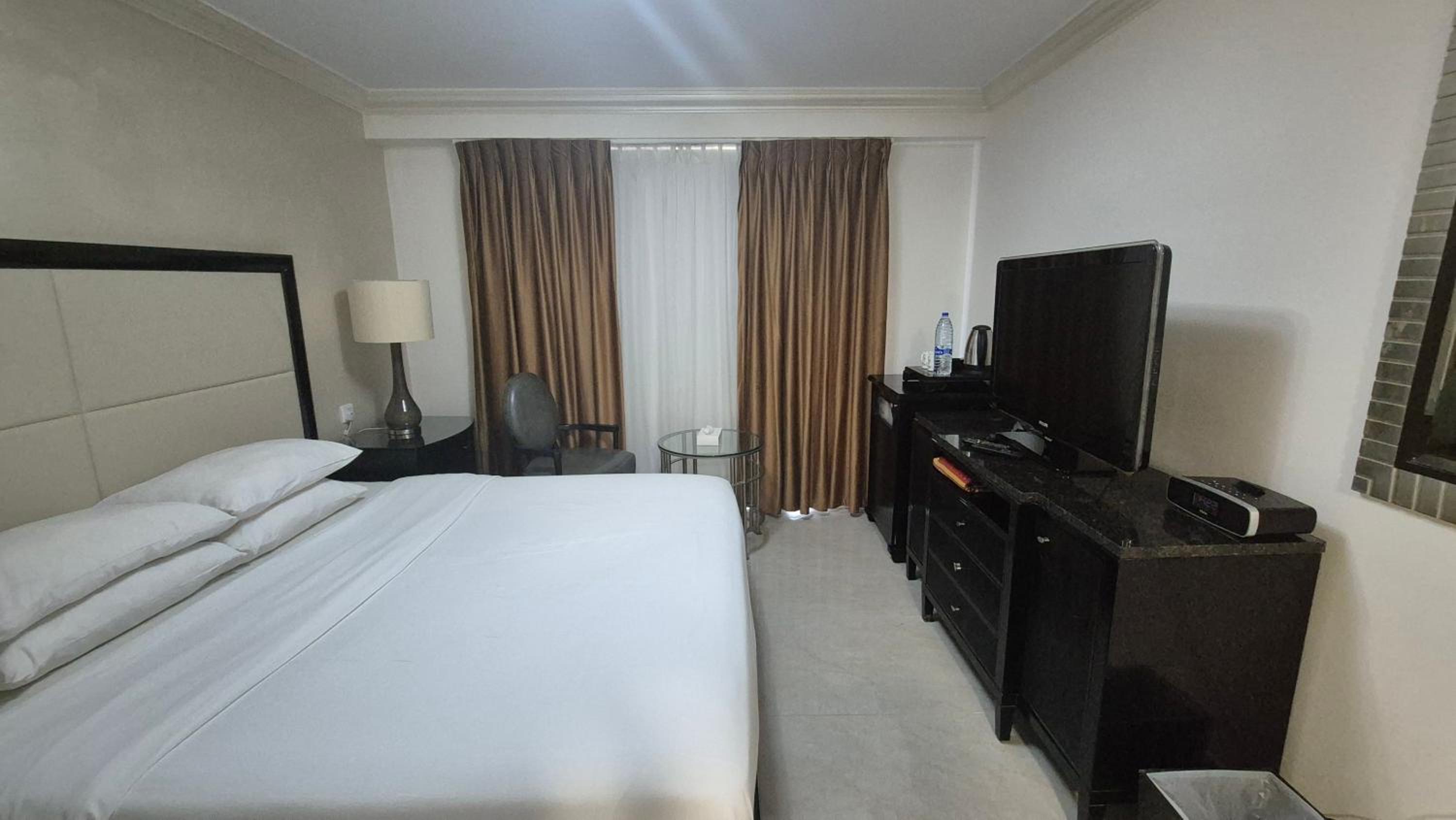 Standard Double Room - Photo 2