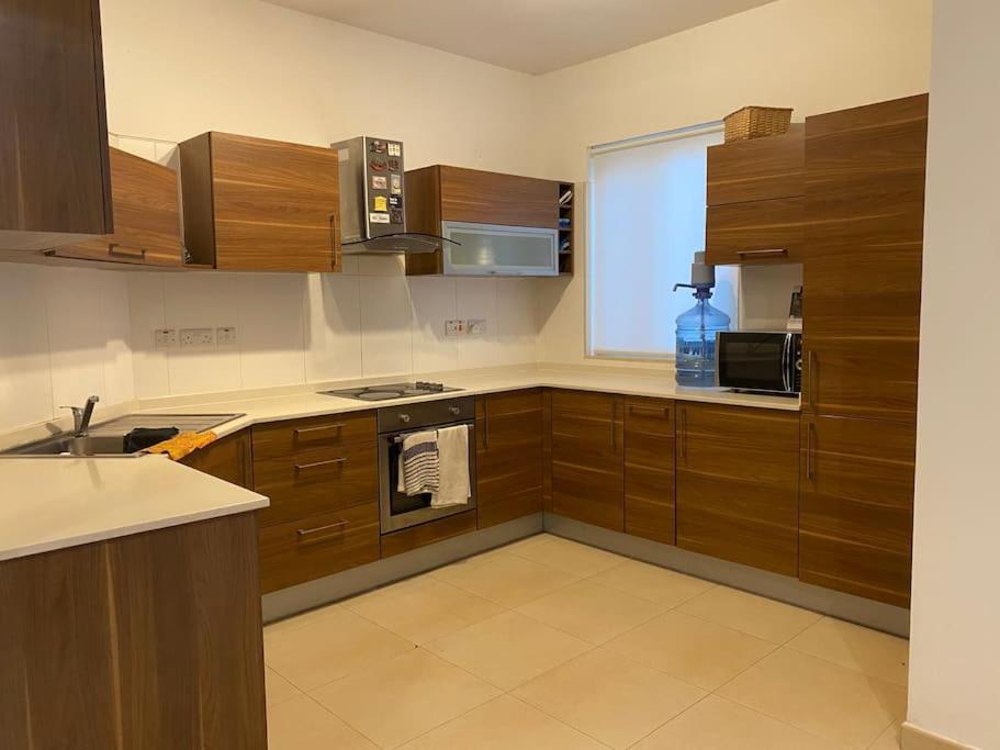 Three-Bedroom Apartment photo 2