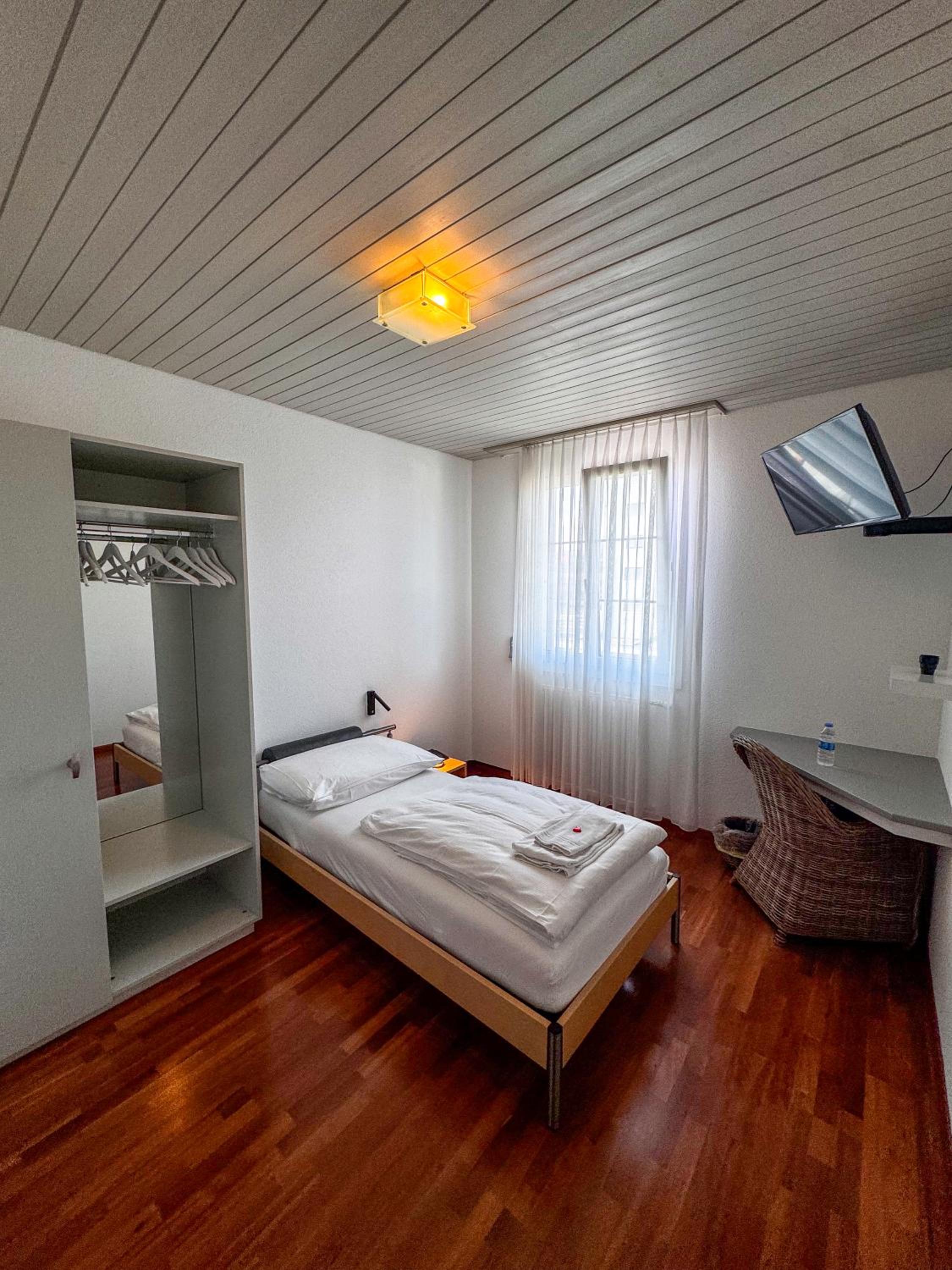 Single Room photo 2