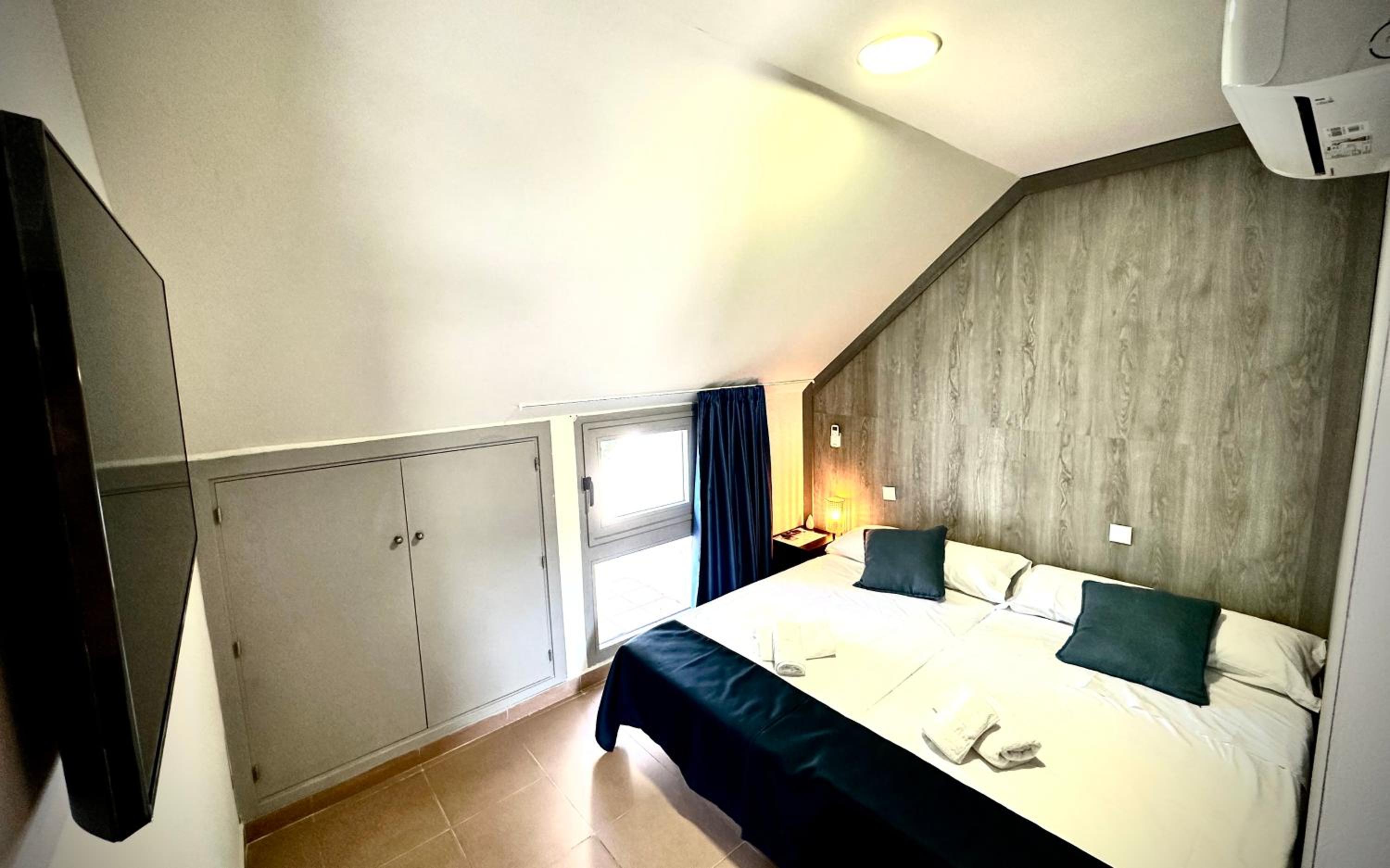 Habitación Doble Deluxe (2 Adultos + 1 Niño)