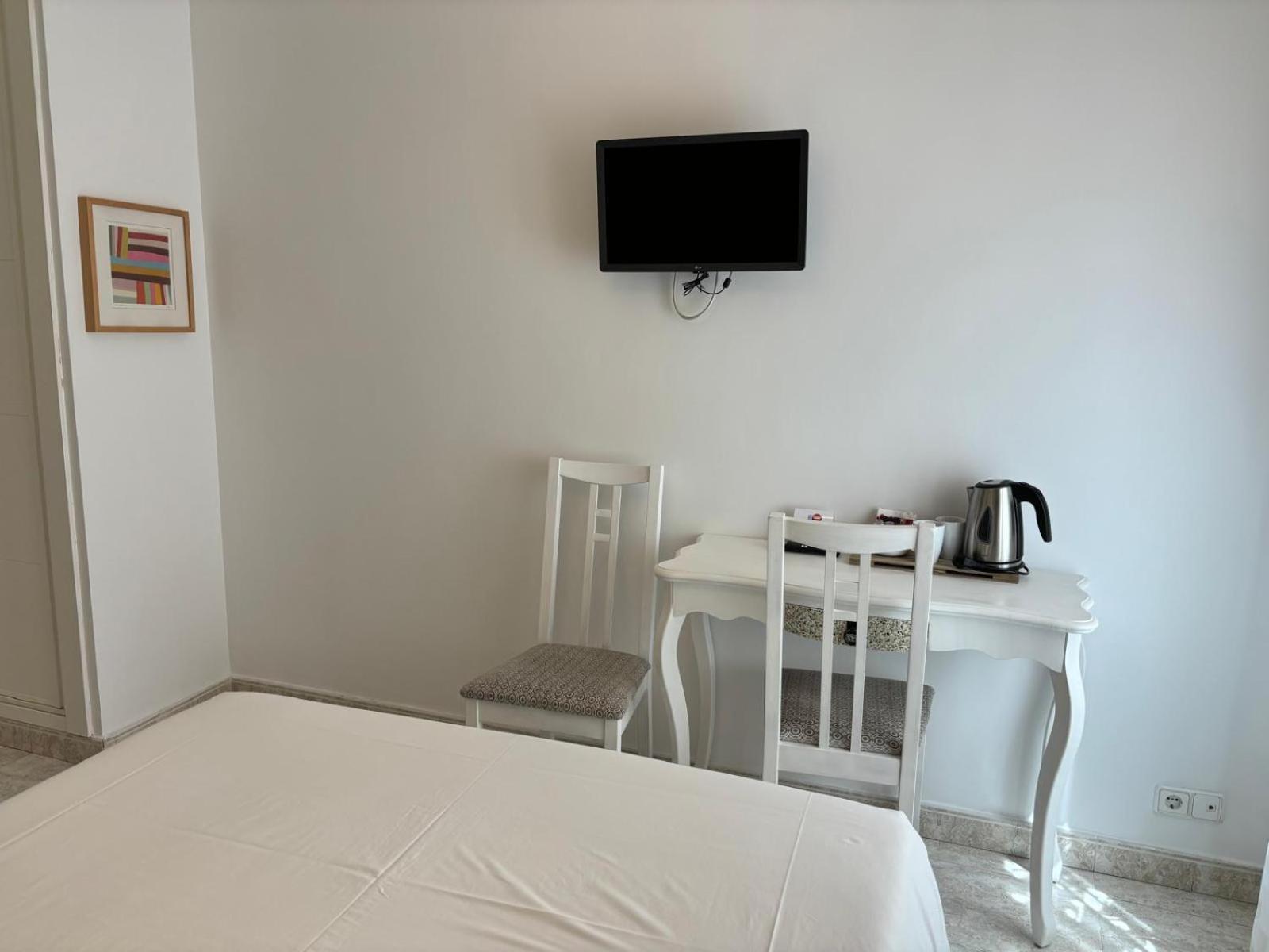 Double Room with Private Bathroom photo 3